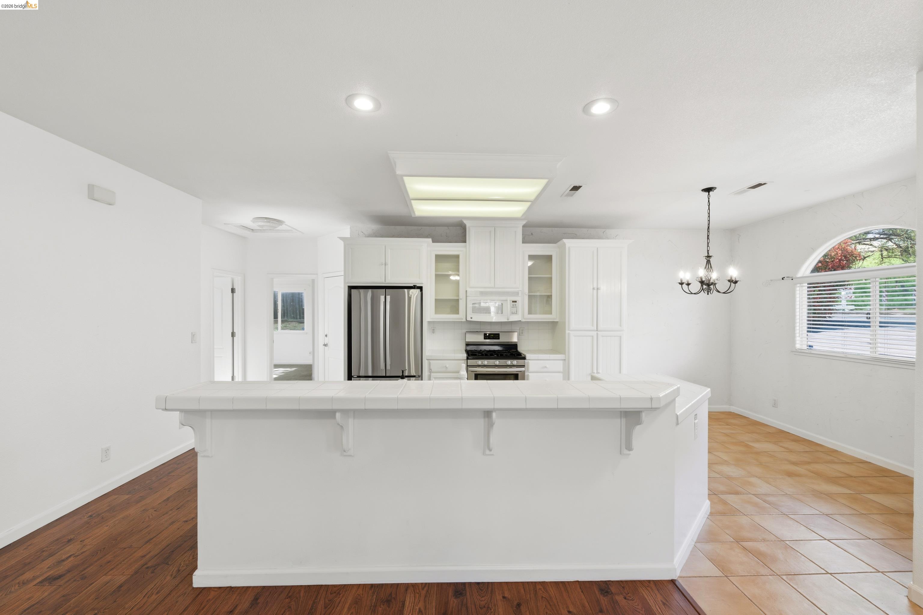 Detail Gallery Image 13 of 38 For 17800 Rolling Oaks Dr., Jamestown,  CA 95327 - 3 Beds | 2 Baths