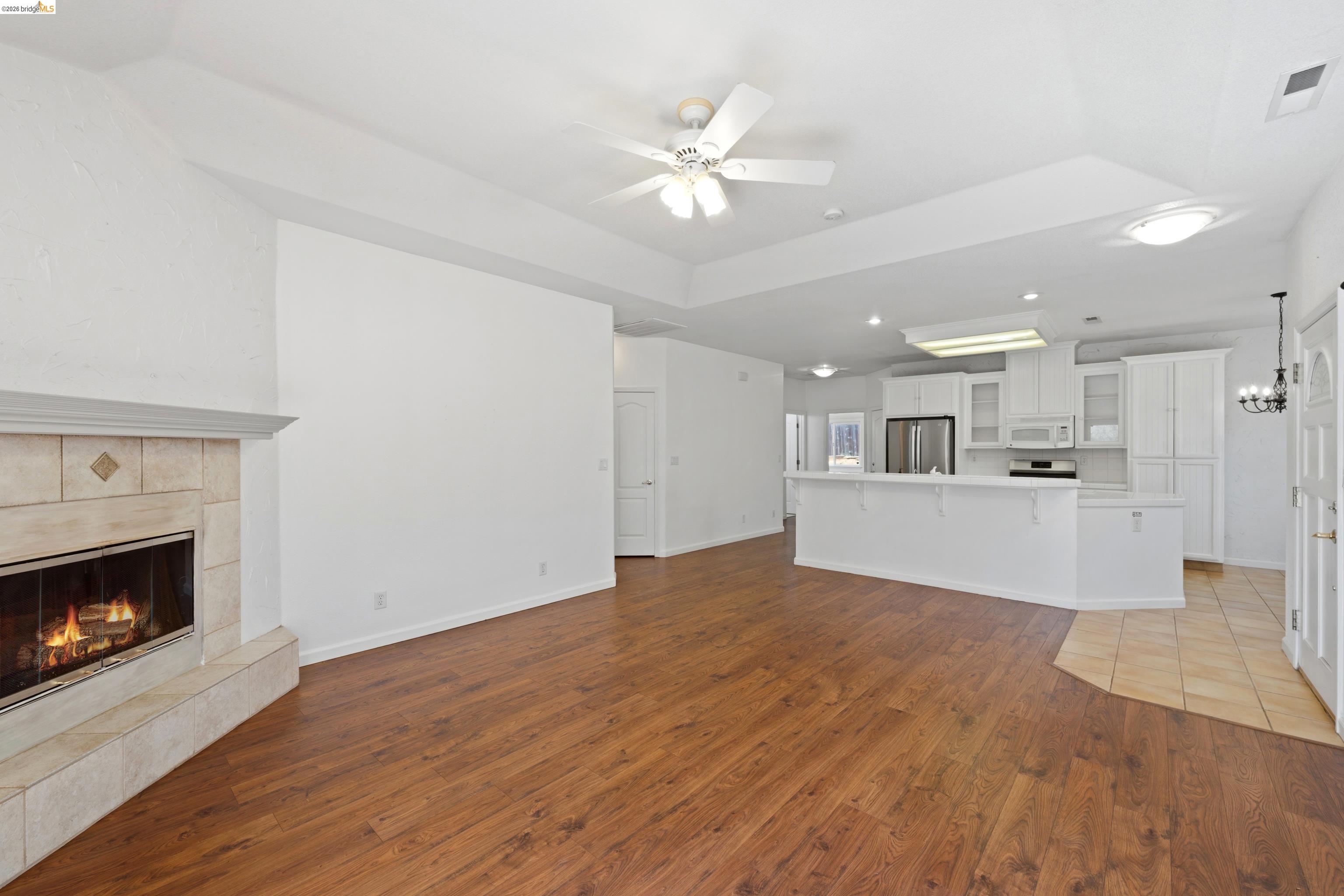 Detail Gallery Image 5 of 38 For 17800 Rolling Oaks Dr., Jamestown,  CA 95327 - 3 Beds | 2 Baths