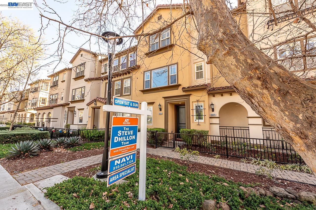 Detail Gallery Image 3 of 56 For 33479 Alvarado Niles Rd, Union City,  CA 94587 - 3 Beds | 3/1 Baths