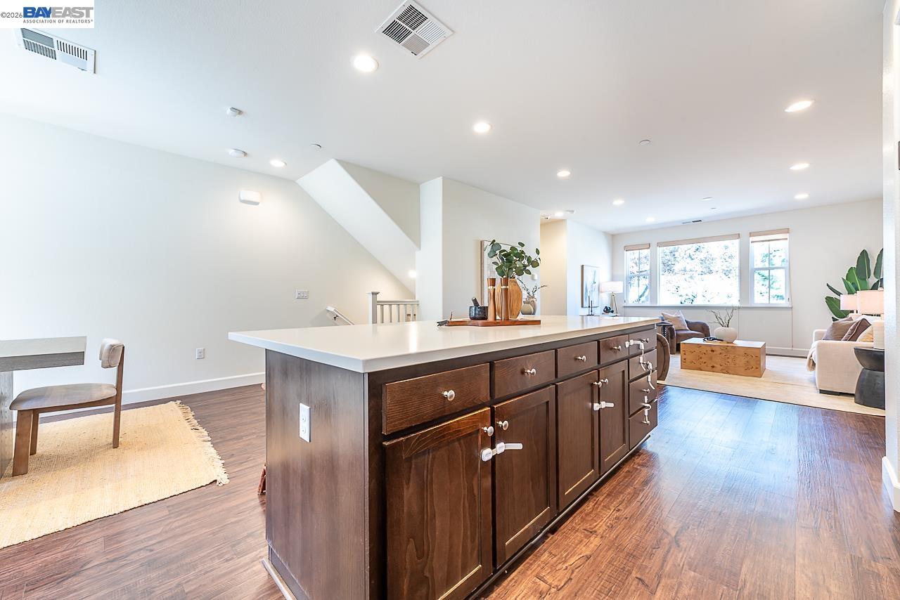 Detail Gallery Image 22 of 56 For 33479 Alvarado Niles Rd, Union City,  CA 94587 - 3 Beds | 3/1 Baths