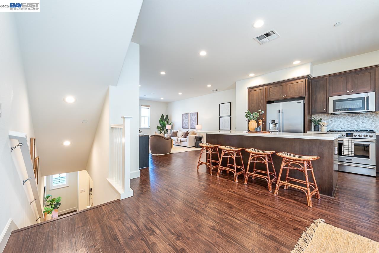 Detail Gallery Image 27 of 56 For 33479 Alvarado Niles Rd, Union City,  CA 94587 - 3 Beds | 3/1 Baths