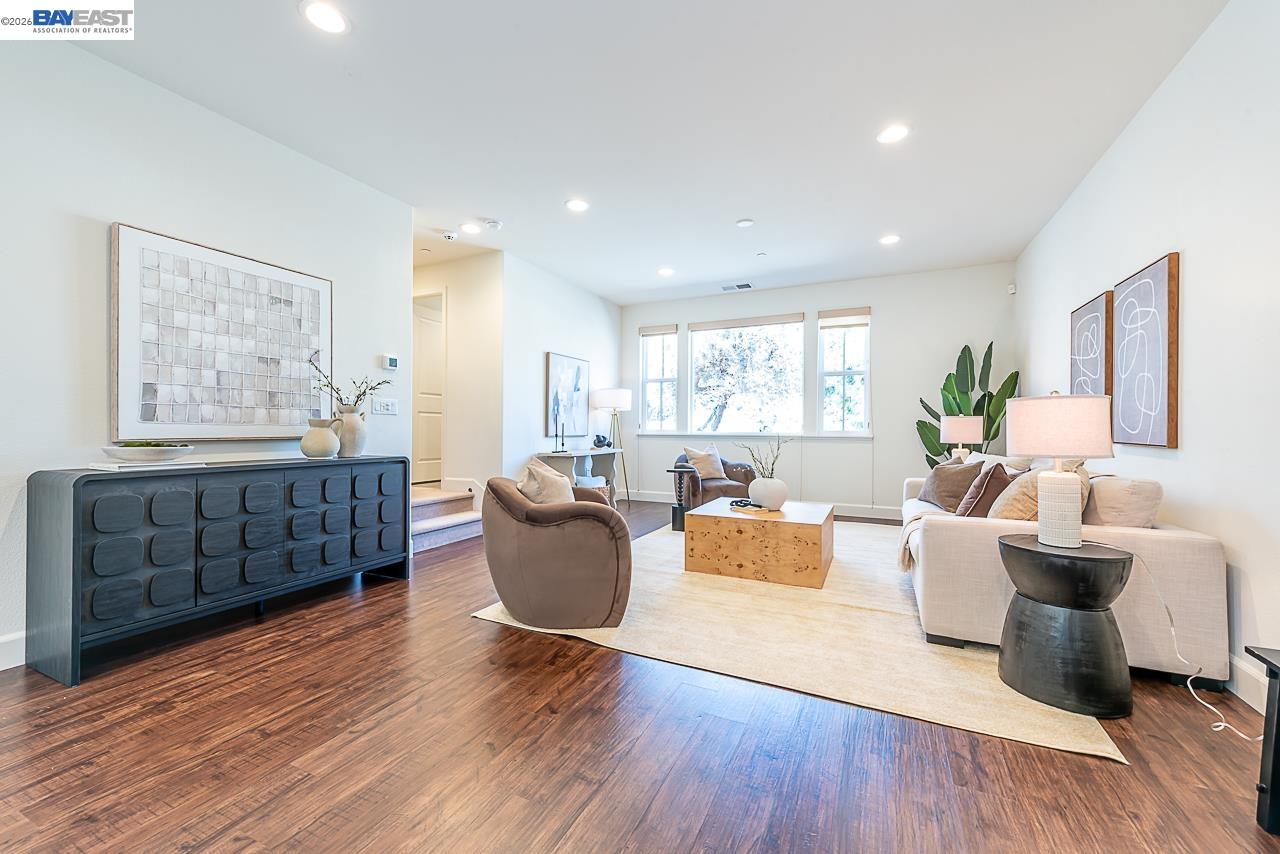 Detail Gallery Image 30 of 56 For 33479 Alvarado Niles Rd, Union City,  CA 94587 - 3 Beds | 3/1 Baths