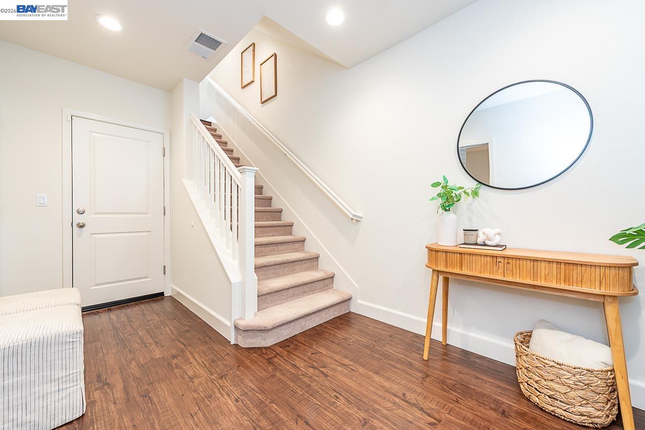 Detail Gallery Image 8 of 56 For 33479 Alvarado Niles Rd, Union City,  CA 94587 - 3 Beds | 3/1 Baths