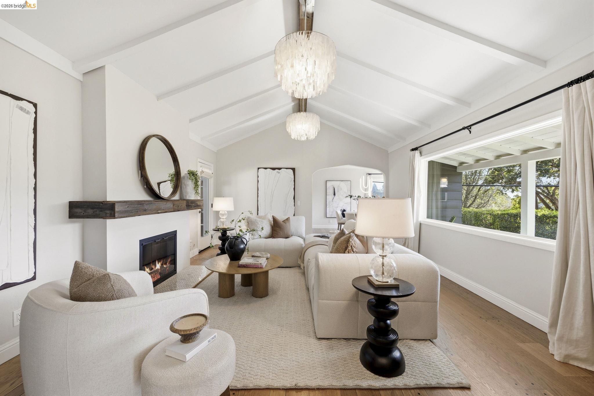 Detail Gallery Image 2 of 58 For 5701 Snake Rd, Oakland,  CA 94611 - 2 Beds | 2 Baths