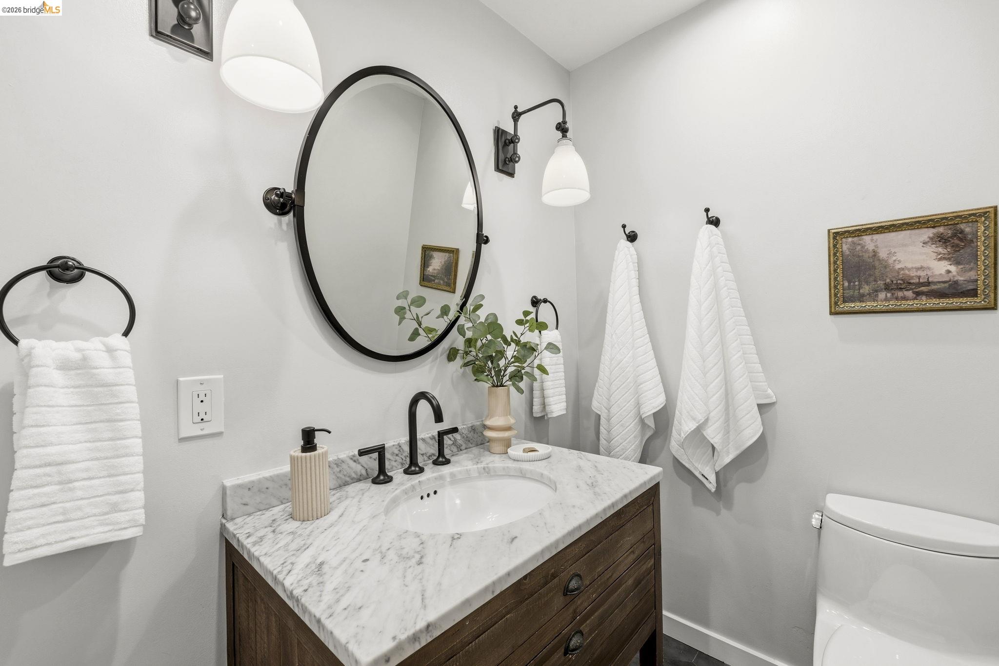 Detail Gallery Image 25 of 58 For 5701 Snake Rd, Oakland,  CA 94611 - 2 Beds | 2 Baths