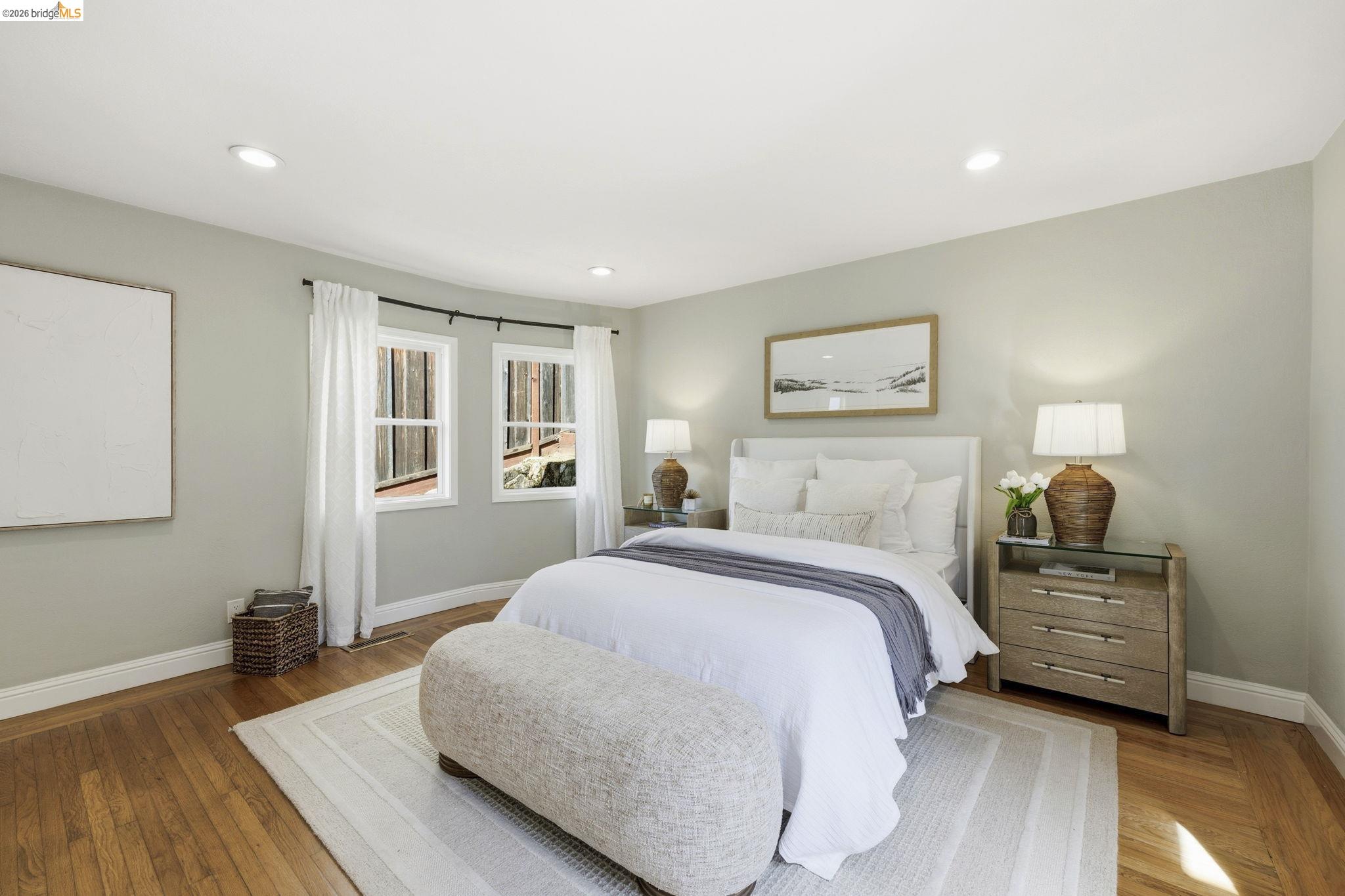 Detail Gallery Image 27 of 58 For 5701 Snake Rd, Oakland,  CA 94611 - 2 Beds | 2 Baths