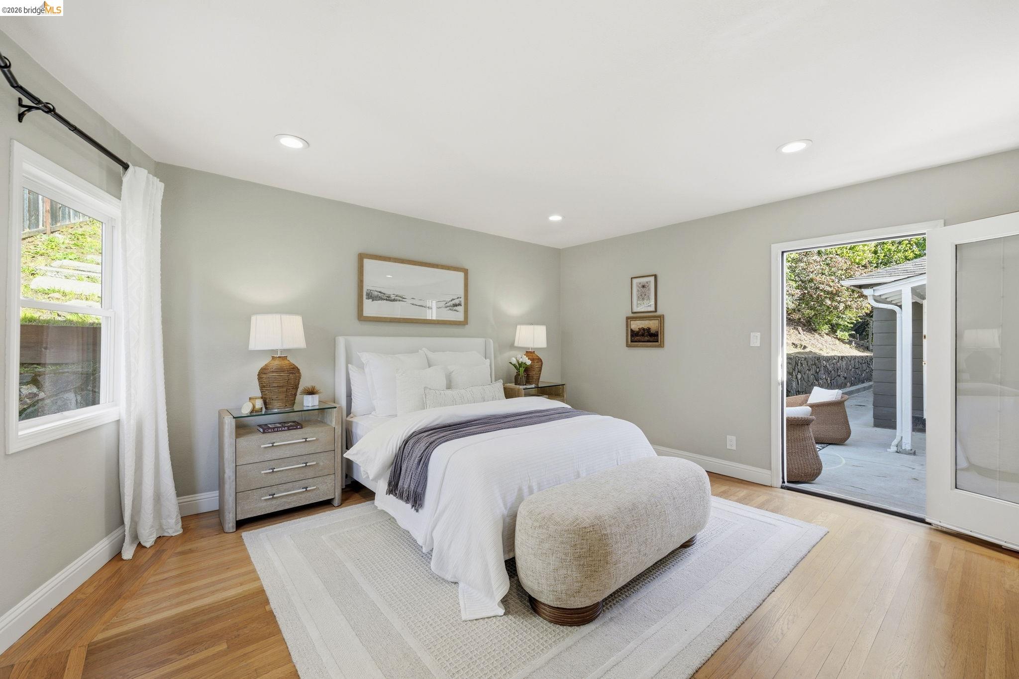 Detail Gallery Image 28 of 58 For 5701 Snake Rd, Oakland,  CA 94611 - 2 Beds | 2 Baths