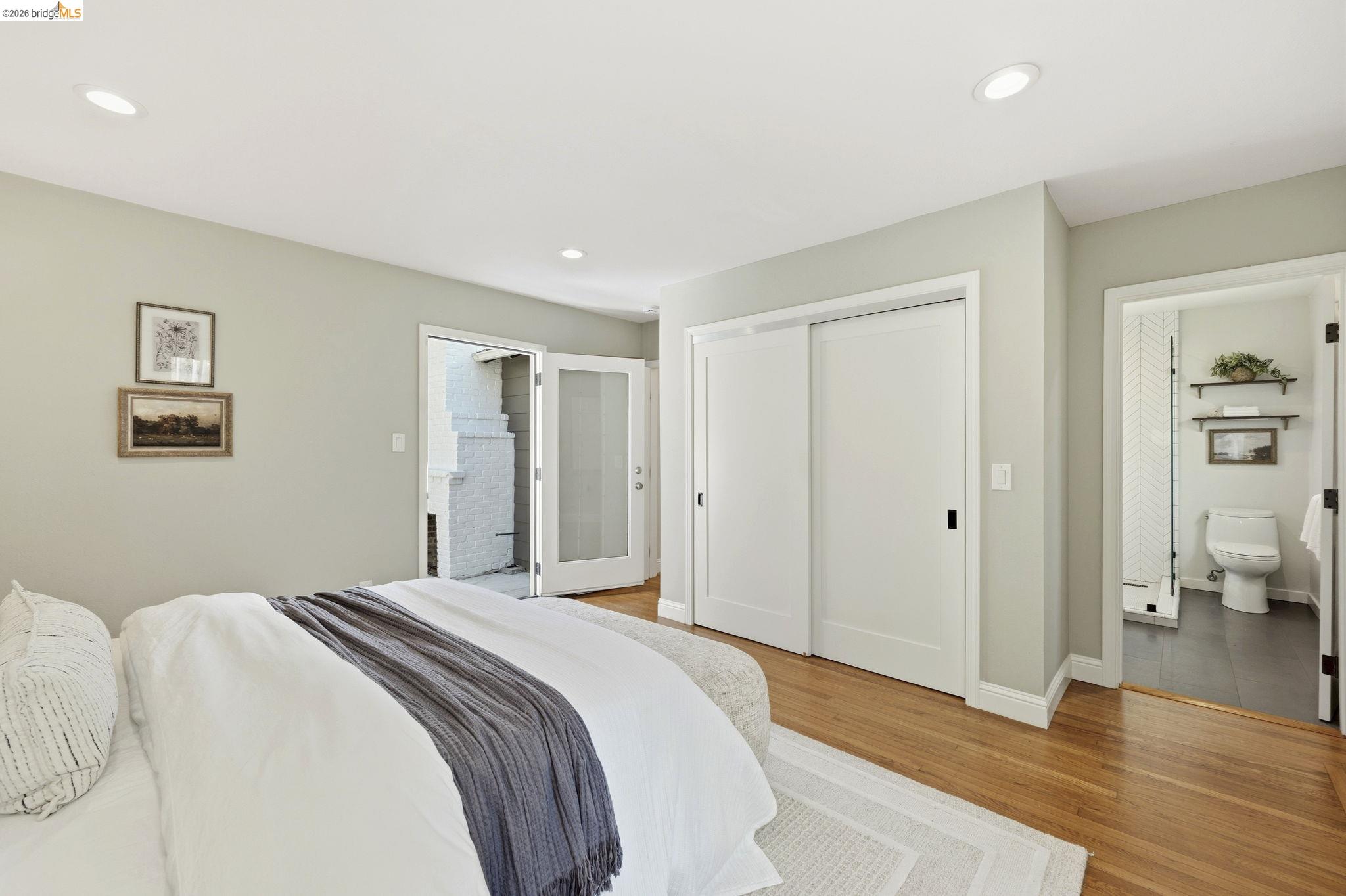 Detail Gallery Image 29 of 58 For 5701 Snake Rd, Oakland,  CA 94611 - 2 Beds | 2 Baths