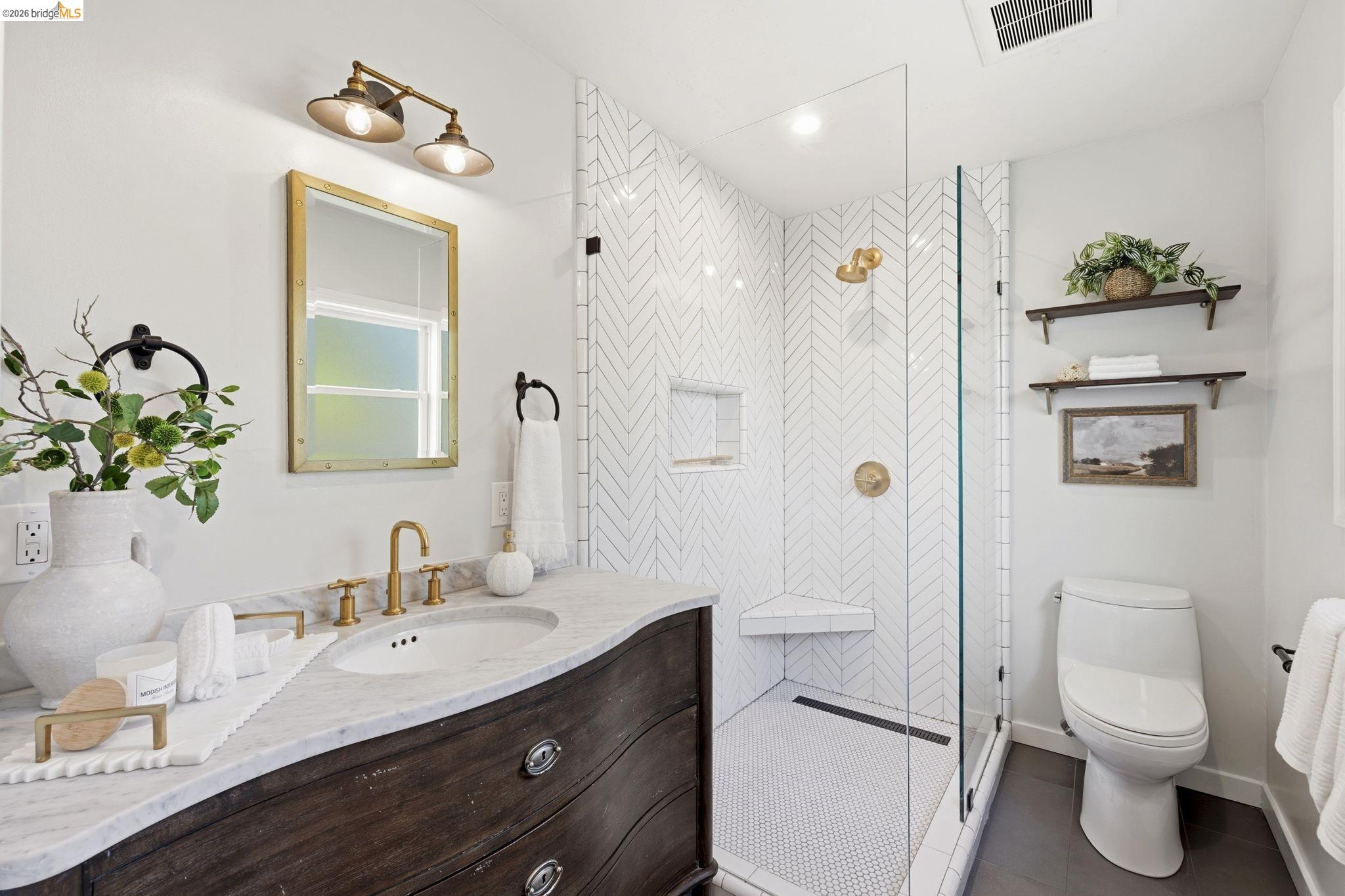 Detail Gallery Image 30 of 58 For 5701 Snake Rd, Oakland,  CA 94611 - 2 Beds | 2 Baths