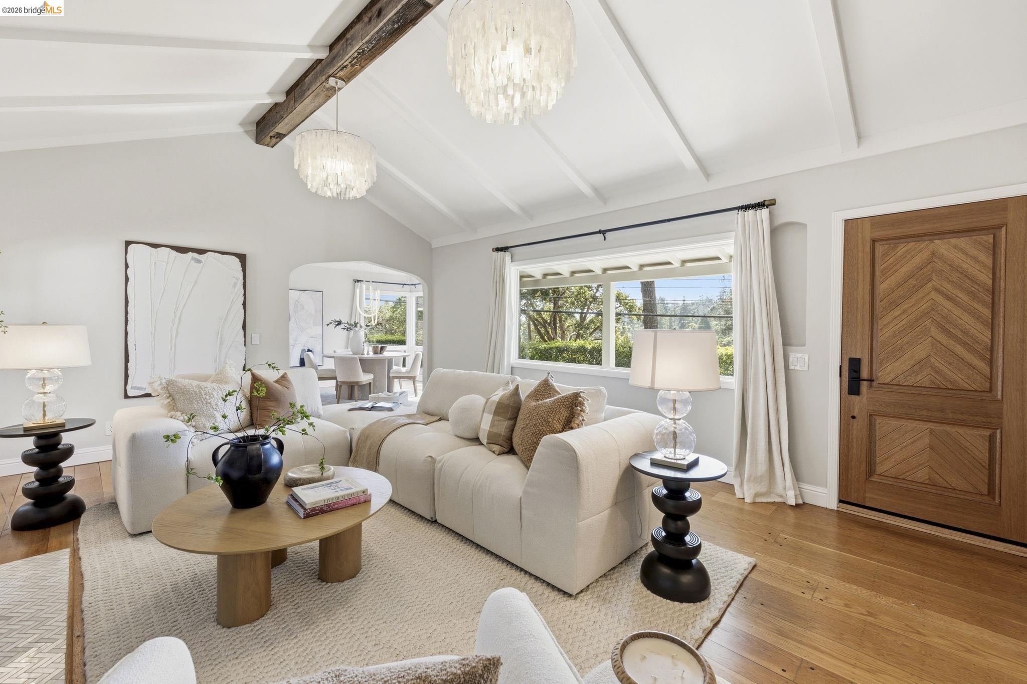 Detail Gallery Image 5 of 58 For 5701 Snake Rd, Oakland,  CA 94611 - 2 Beds | 2 Baths