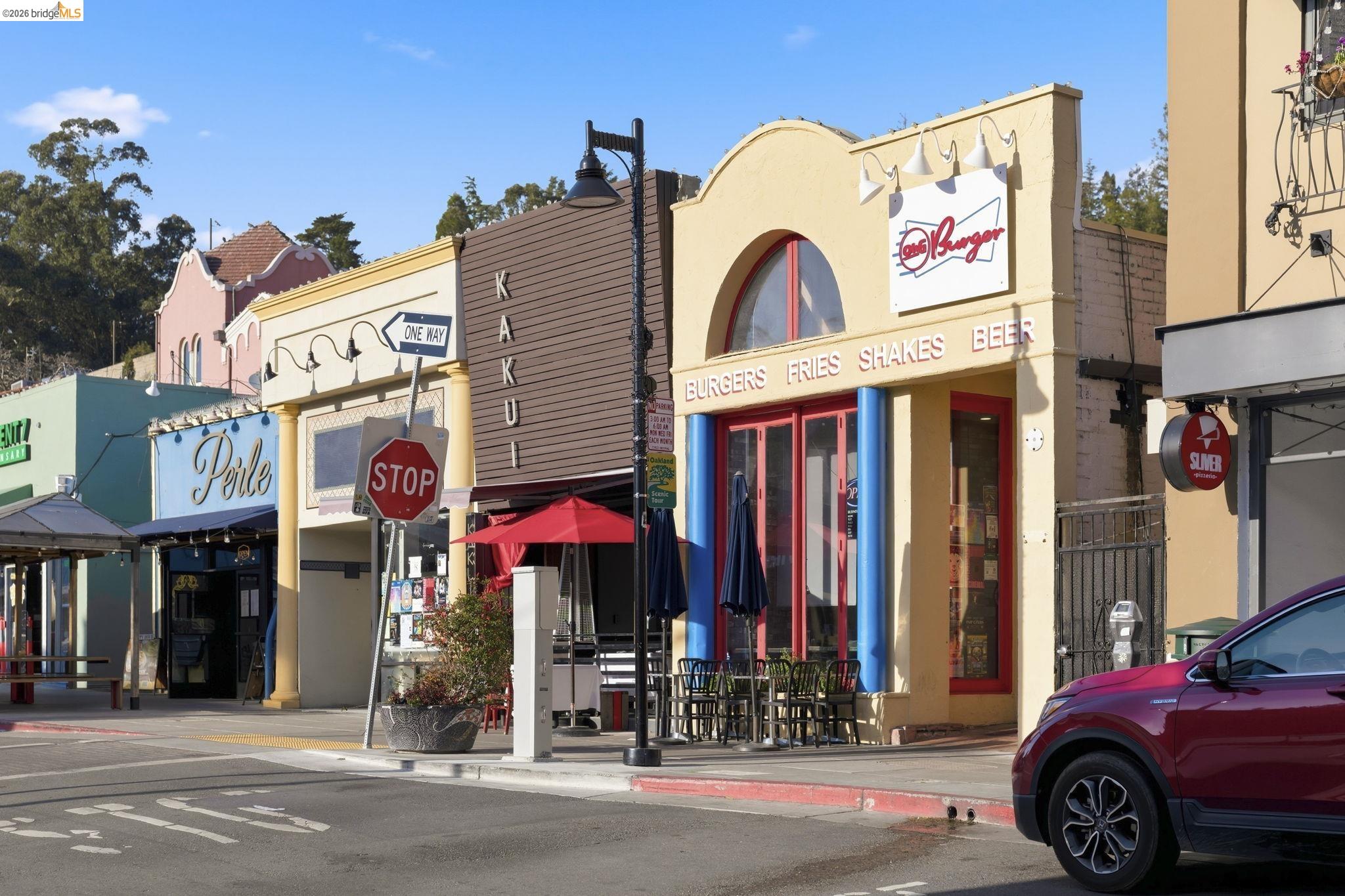 Detail Gallery Image 55 of 58 For 5701 Snake Rd, Oakland,  CA 94611 - 2 Beds | 2 Baths