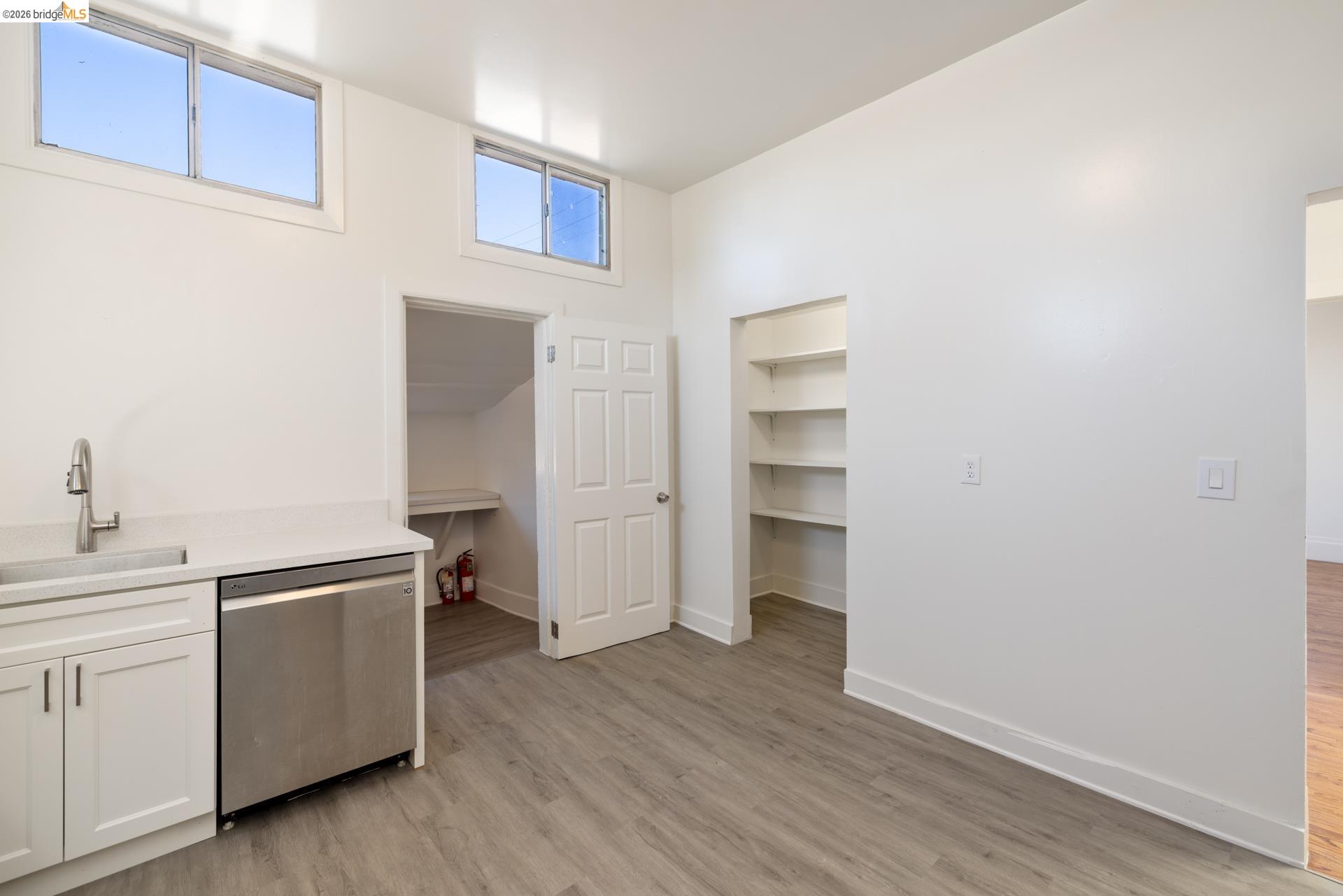 Detail Gallery Image 5 of 34 For 3403 Harlan St, Oakland,  CA 94608 - – Beds | – Baths