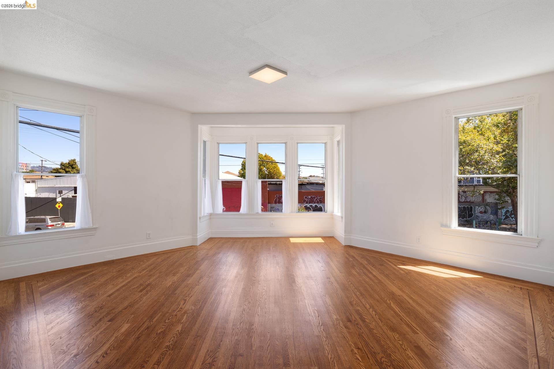 Detail Gallery Image 8 of 34 For 3403 Harlan St, Oakland,  CA 94608 - – Beds | – Baths