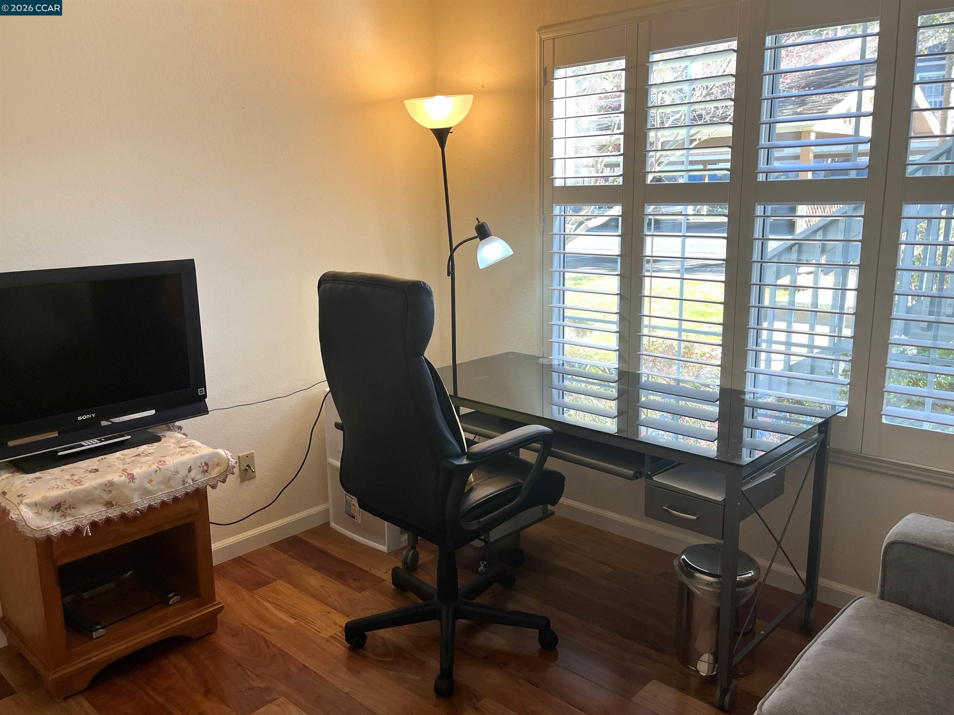 Detail Gallery Image 13 of 21 For 216 Glenwood, Hercules,  CA 94547-3510 - 3 Beds | 2 Baths