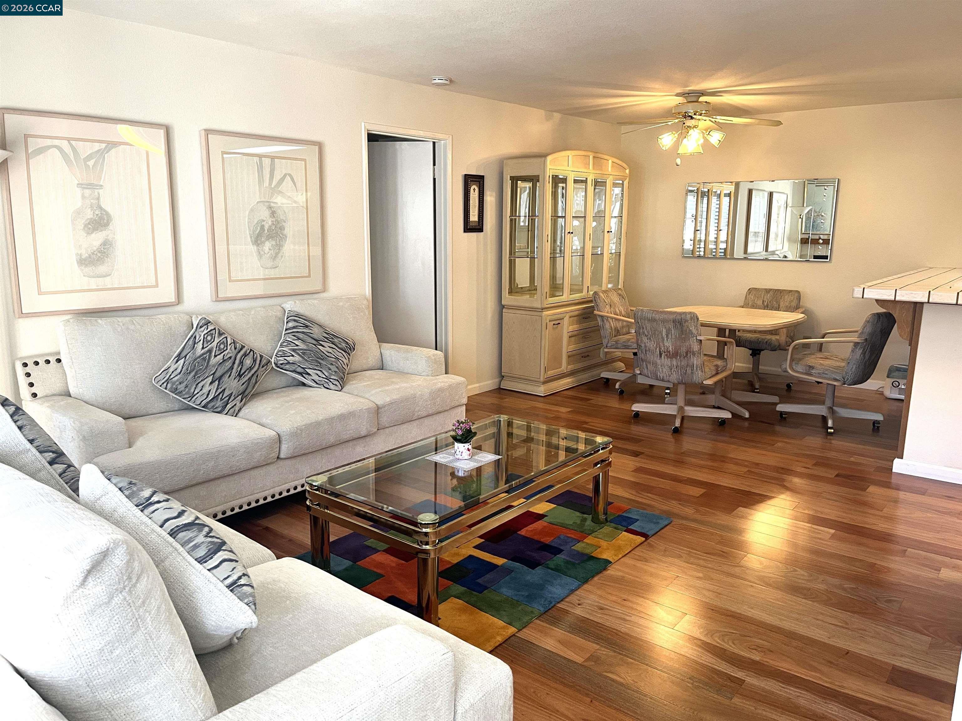 Detail Gallery Image 4 of 21 For 216 Glenwood, Hercules,  CA 94547-3510 - 3 Beds | 2 Baths