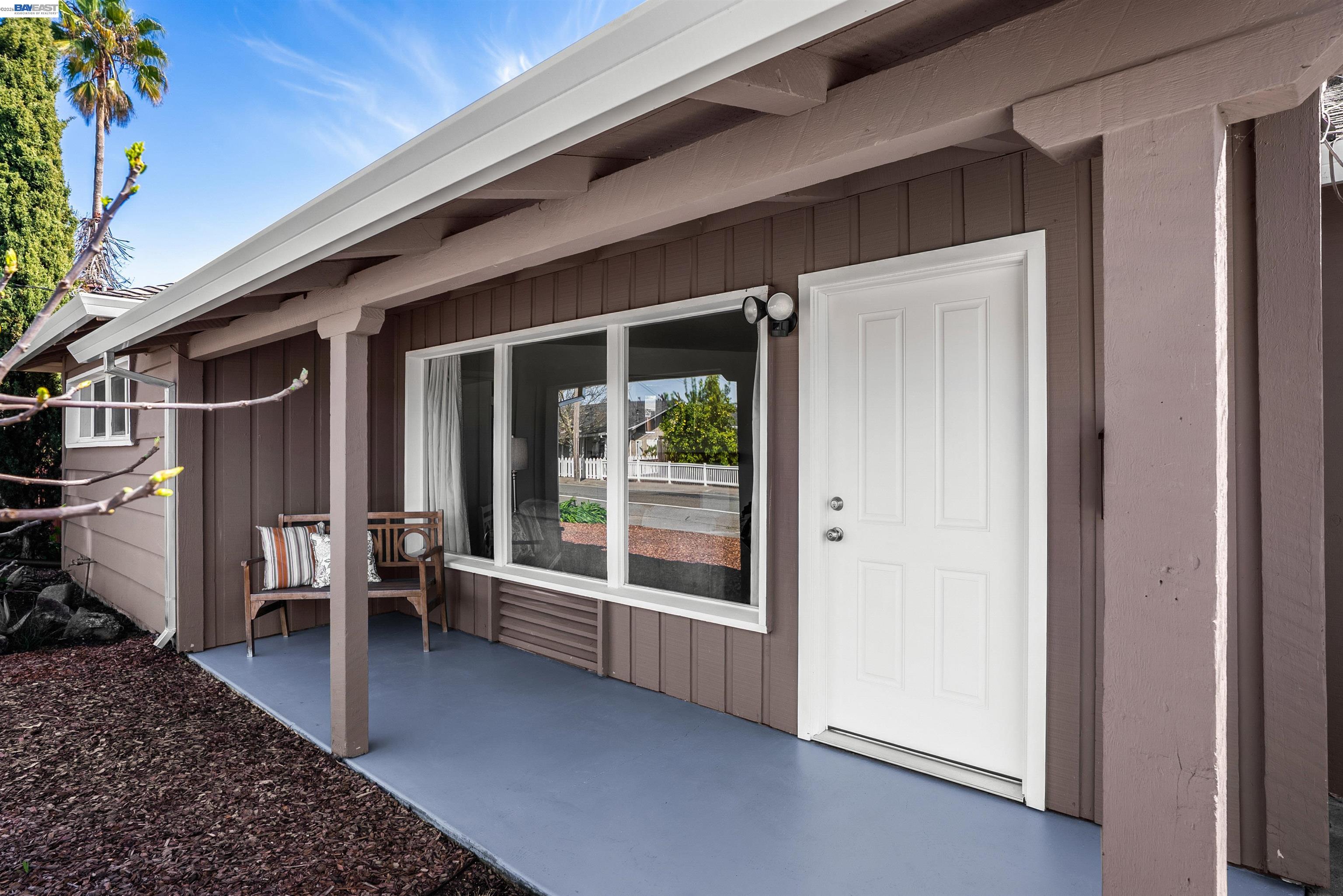 Detail Gallery Image 2 of 26 For 3460 Mayette Ave, Santa Rosa,  CA 95405 - 2 Beds | 1 Baths