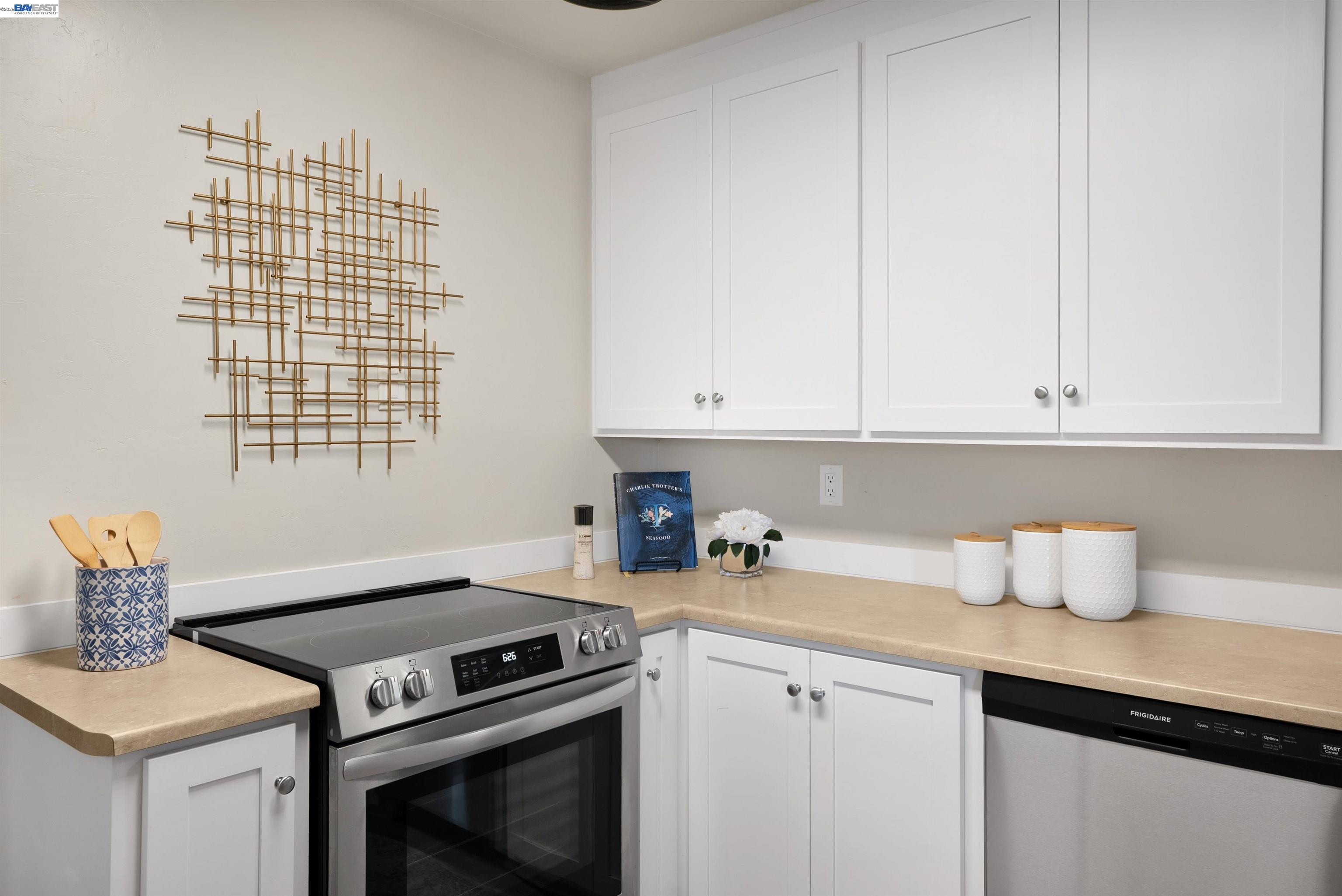 Detail Gallery Image 16 of 26 For 3460 Mayette Ave, Santa Rosa,  CA 95405 - 2 Beds | 1 Baths