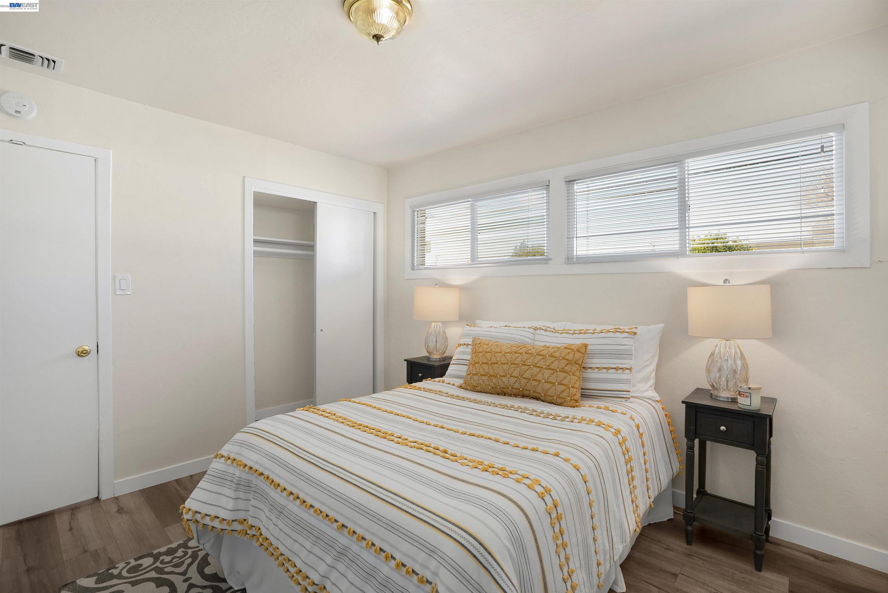 Detail Gallery Image 7 of 26 For 3460 Mayette Ave, Santa Rosa,  CA 95405 - 2 Beds | 1 Baths