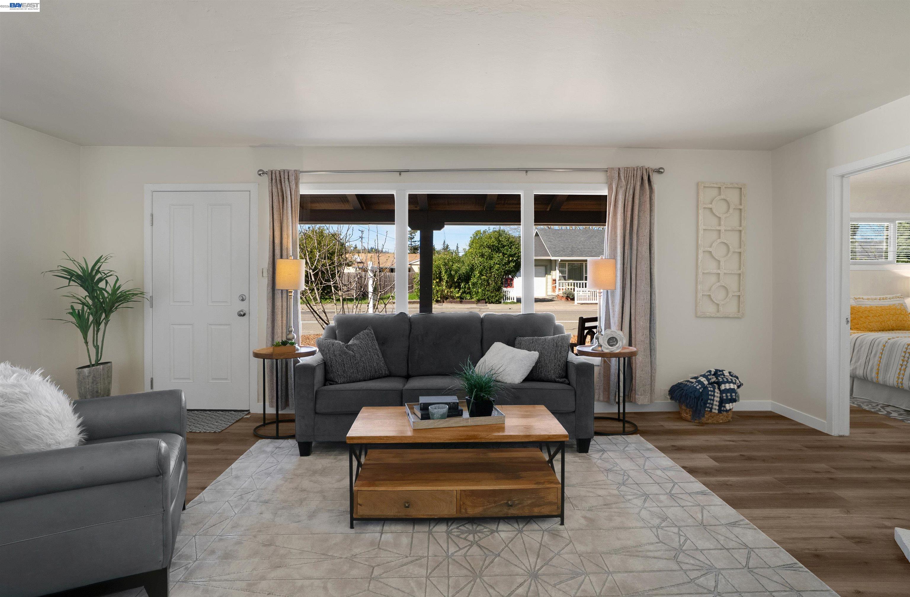 Detail Gallery Image 10 of 26 For 3460 Mayette Ave, Santa Rosa,  CA 95405 - 2 Beds | 1 Baths