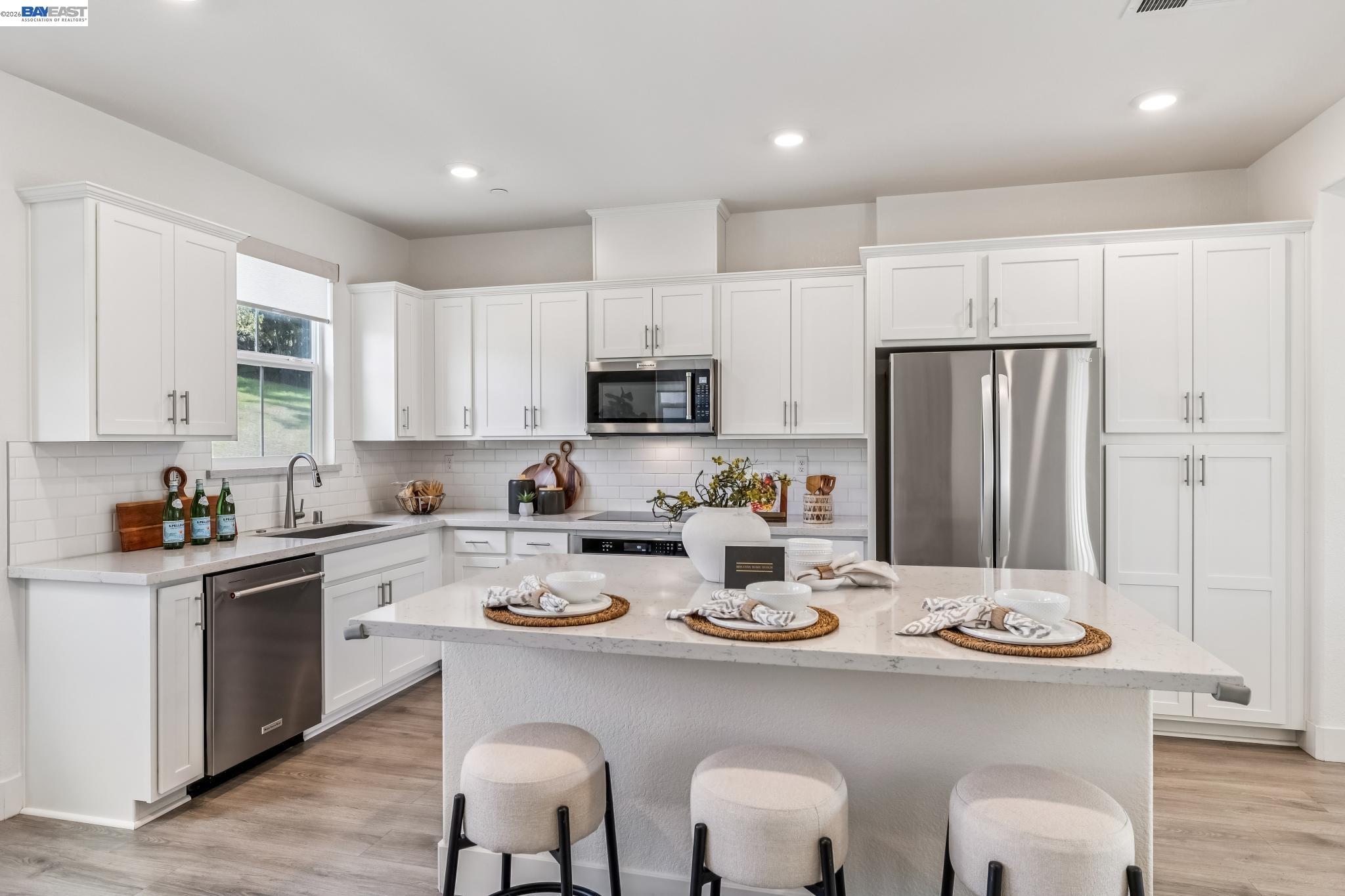 Detail Gallery Image 14 of 60 For 28957 Ashwell Ave, Hayward,  CA 94544 - 3 Beds | 3/1 Baths