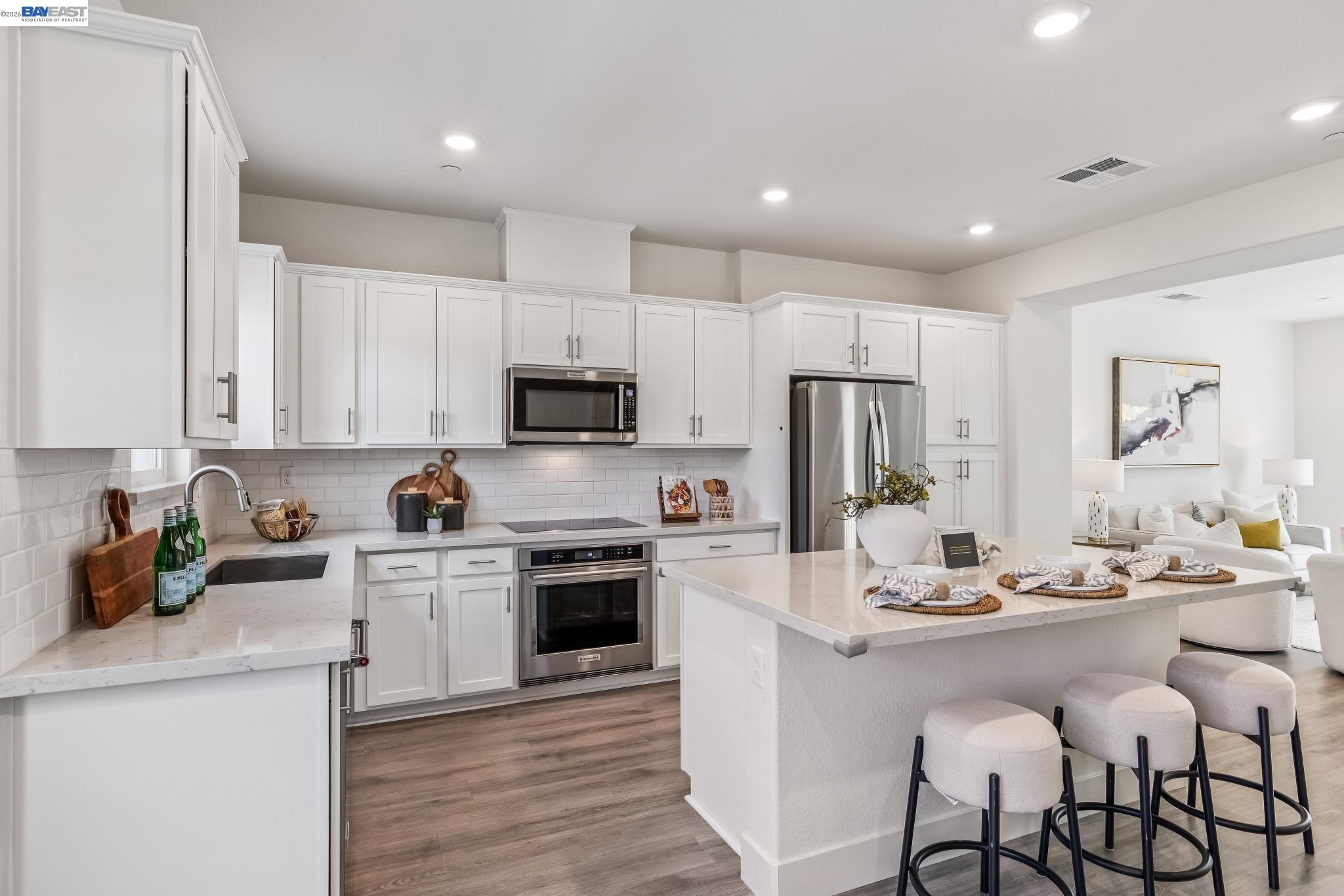 Detail Gallery Image 14 of 60 For 28957 Ashwell Ave, Hayward,  CA 94544 - 3 Beds | 3/1 Baths