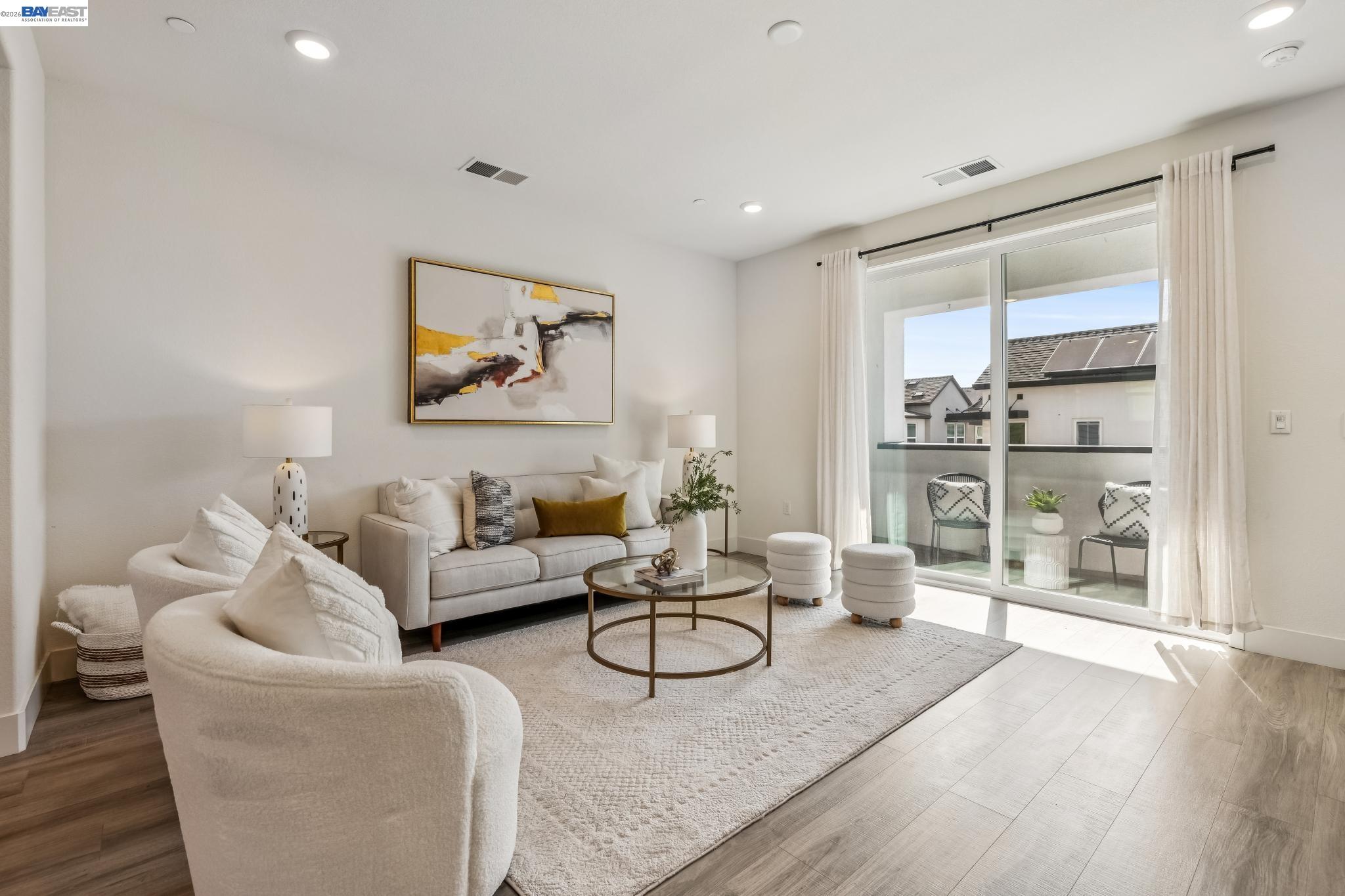 Detail Gallery Image 4 of 60 For 28957 Ashwell Ave, Hayward,  CA 94544 - 3 Beds | 3/1 Baths