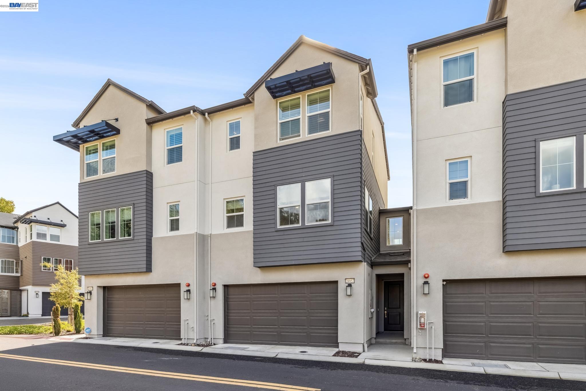 Detail Gallery Image 4 of 60 For 28957 Ashwell Ave, Hayward,  CA 94544 - 3 Beds | 3/1 Baths