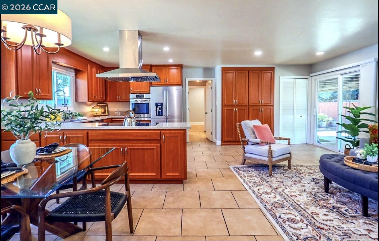 Detail Gallery Image 6 of 11 For 1793 Live Oak Ave, Concord,  CA 94521 - 4 Beds | 2 Baths