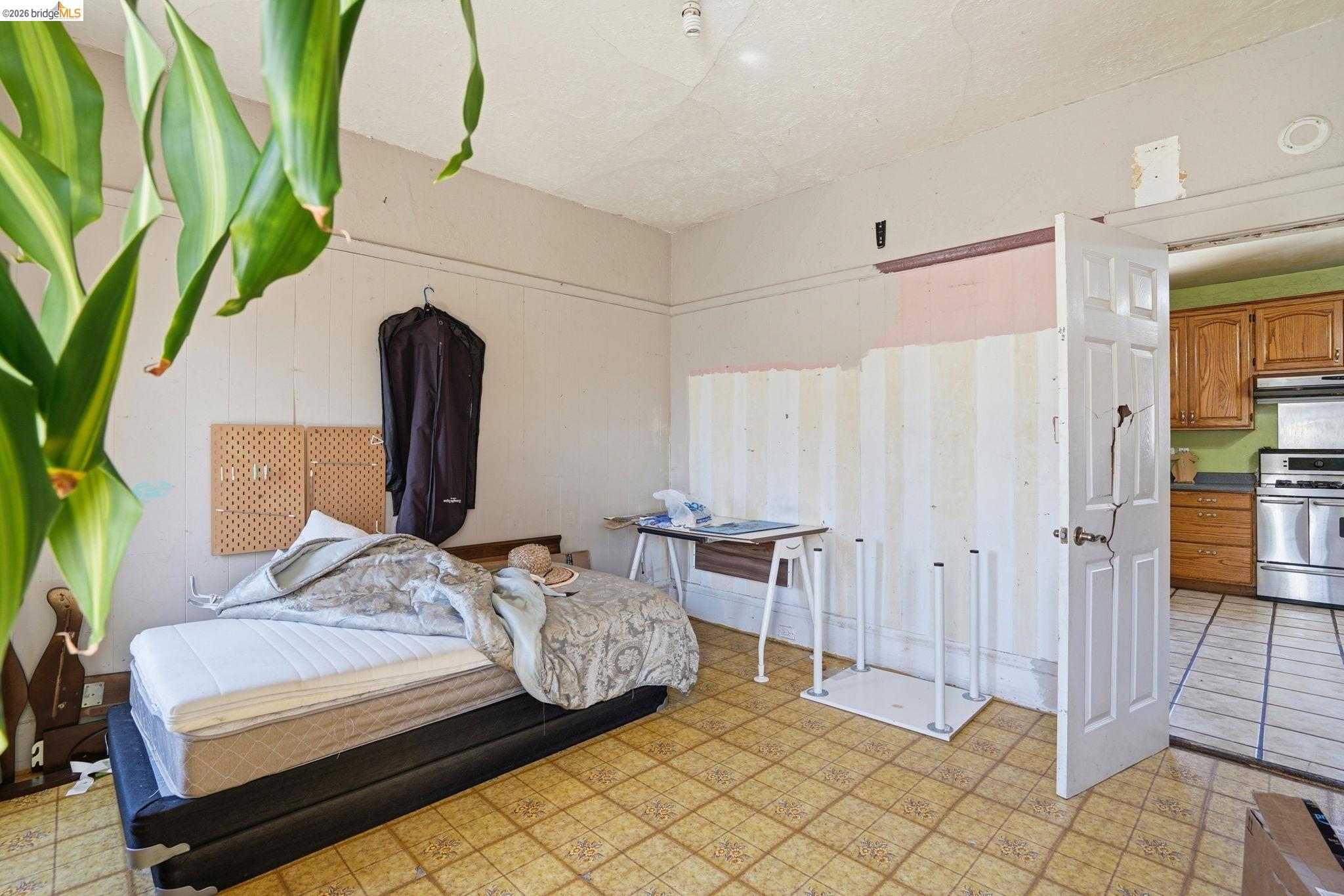 Detail Gallery Image 17 of 28 For 2015 50th Ave, Oakland,  CA 94601 - 3 Beds | 2 Baths