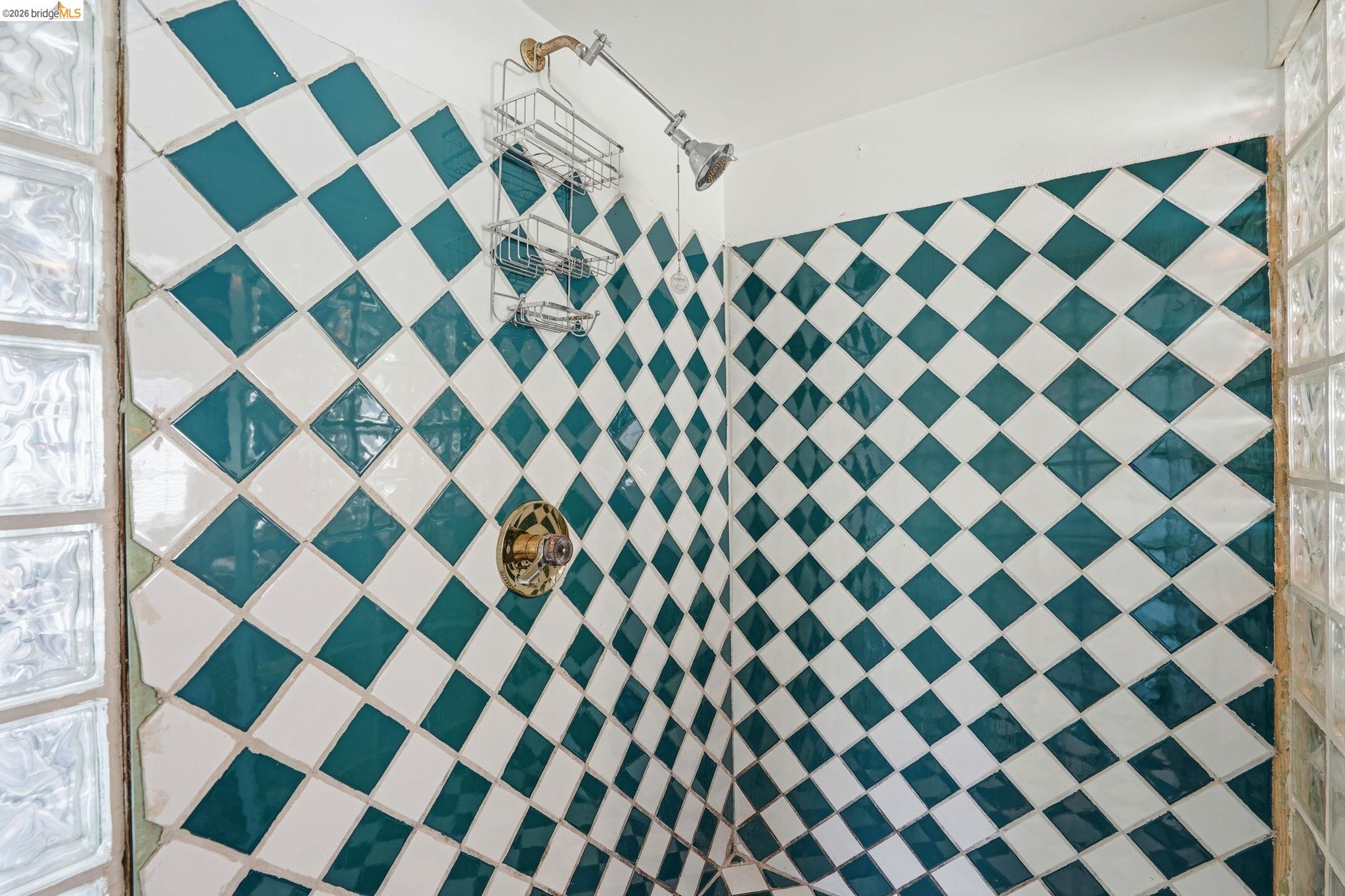 Detail Gallery Image 24 of 28 For 2015 50th Ave, Oakland,  CA 94601 - 3 Beds | 2 Baths