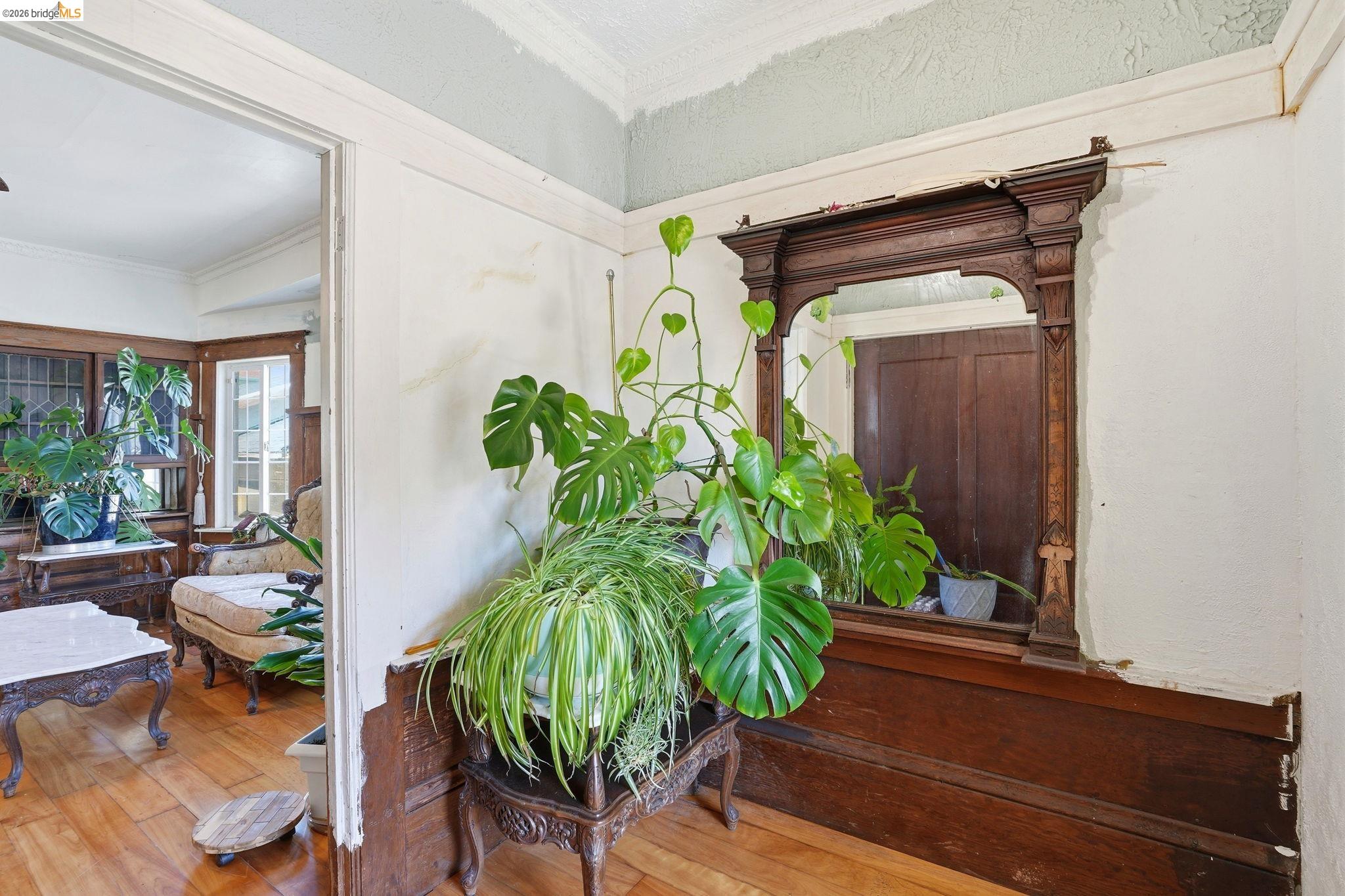 Detail Gallery Image 6 of 28 For 2015 50th Ave, Oakland,  CA 94601 - 3 Beds | 2 Baths