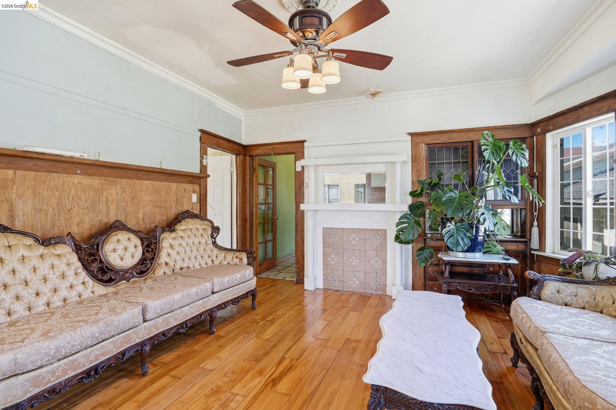 Detail Gallery Image 7 of 28 For 2015 50th Ave, Oakland,  CA 94601 - 3 Beds | 2 Baths