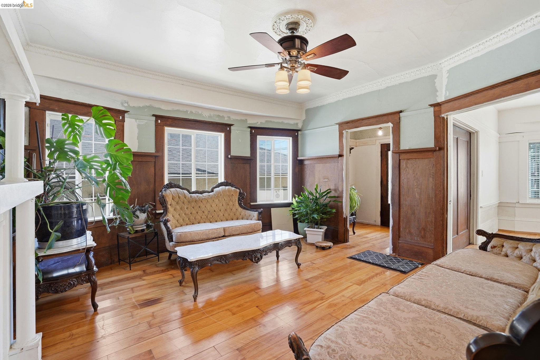 Detail Gallery Image 9 of 28 For 2015 50th Ave, Oakland,  CA 94601 - 3 Beds | 2 Baths