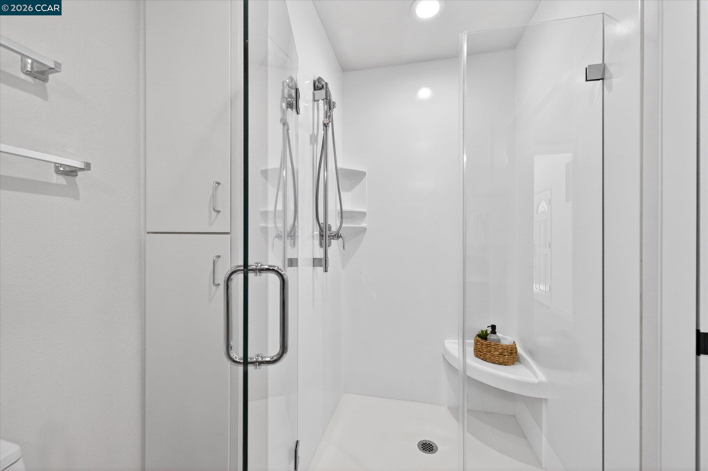 Detail Gallery Image 27 of 55 For 1950 Whitecliff Ct, Walnut Creek,  CA 94596 - 5 Beds | 4 Baths