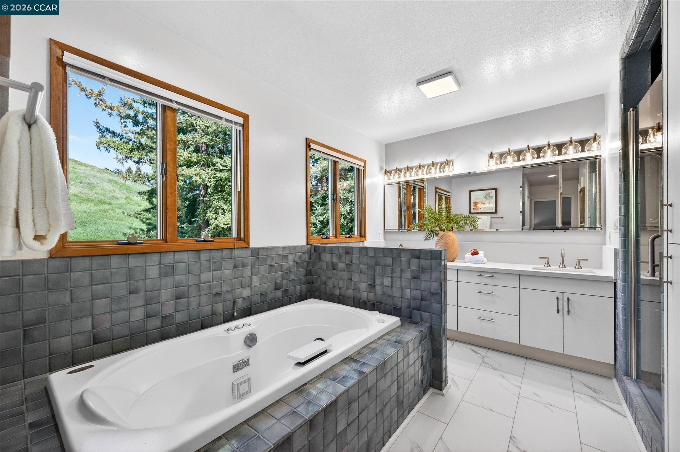 Detail Gallery Image 30 of 55 For 1950 Whitecliff Ct, Walnut Creek,  CA 94596 - 5 Beds | 4 Baths