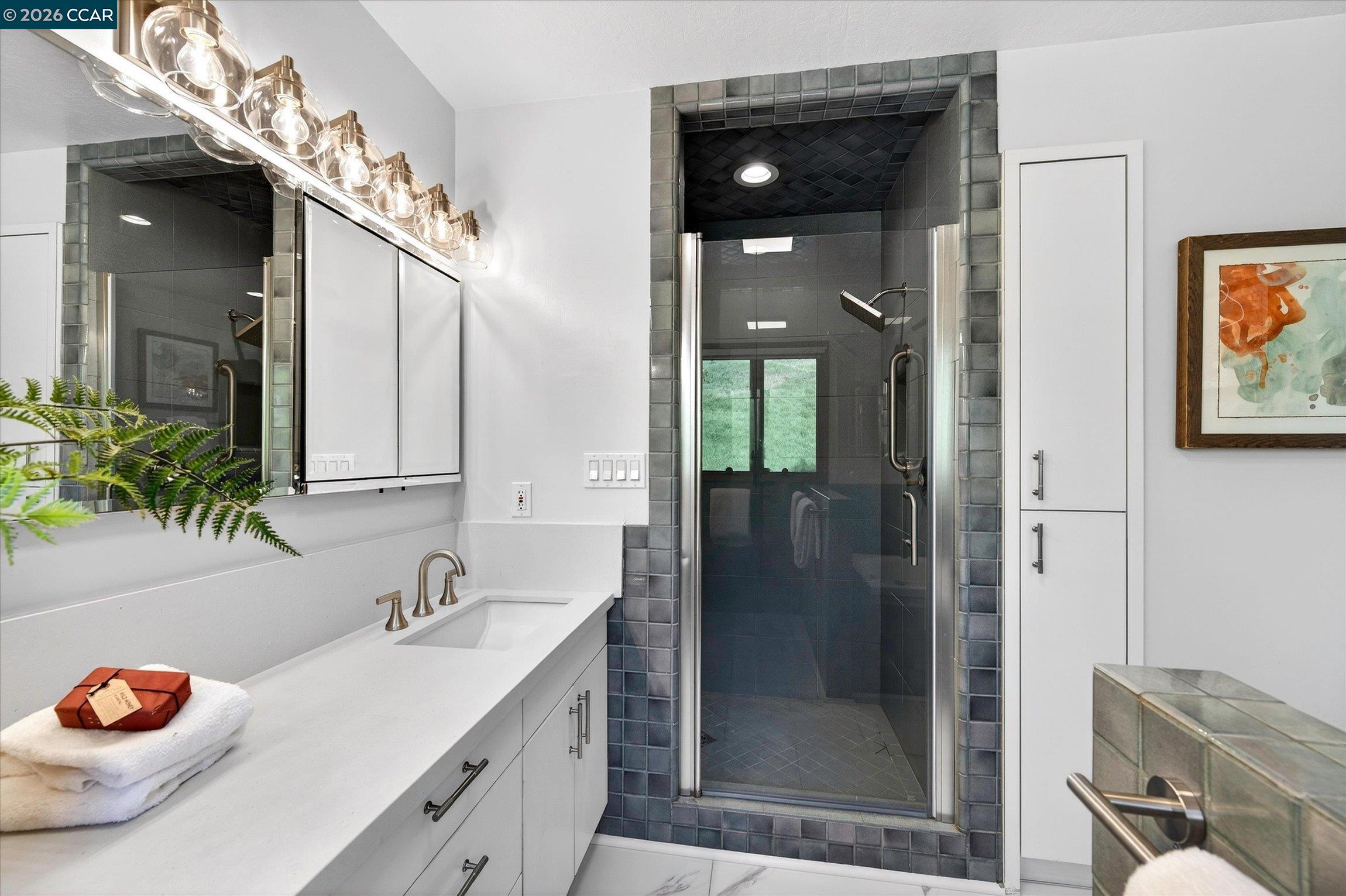 Detail Gallery Image 32 of 55 For 1950 Whitecliff Ct, Walnut Creek,  CA 94596 - 5 Beds | 4 Baths