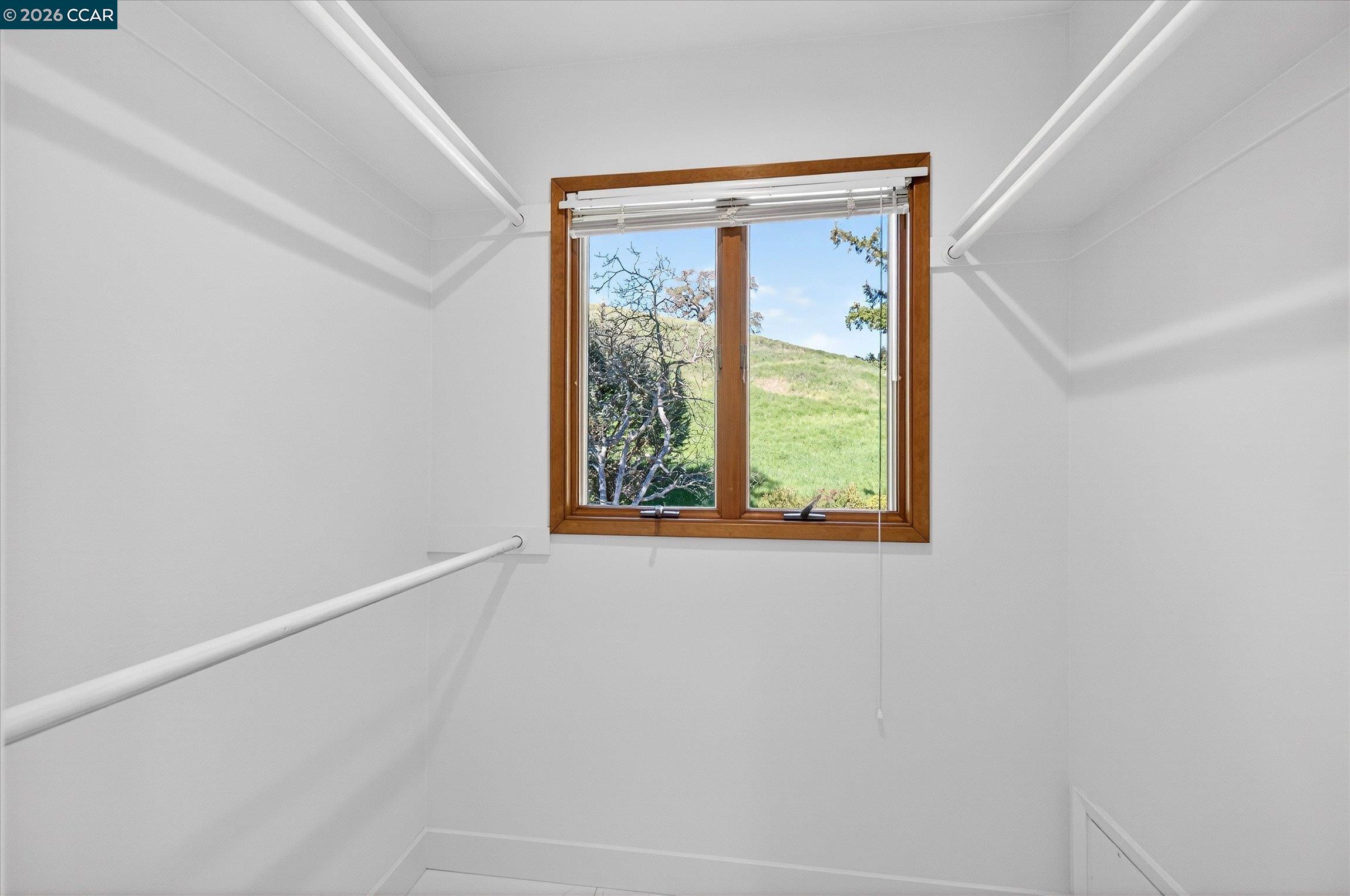 Detail Gallery Image 35 of 55 For 1950 Whitecliff Ct, Walnut Creek,  CA 94596 - 5 Beds | 4 Baths