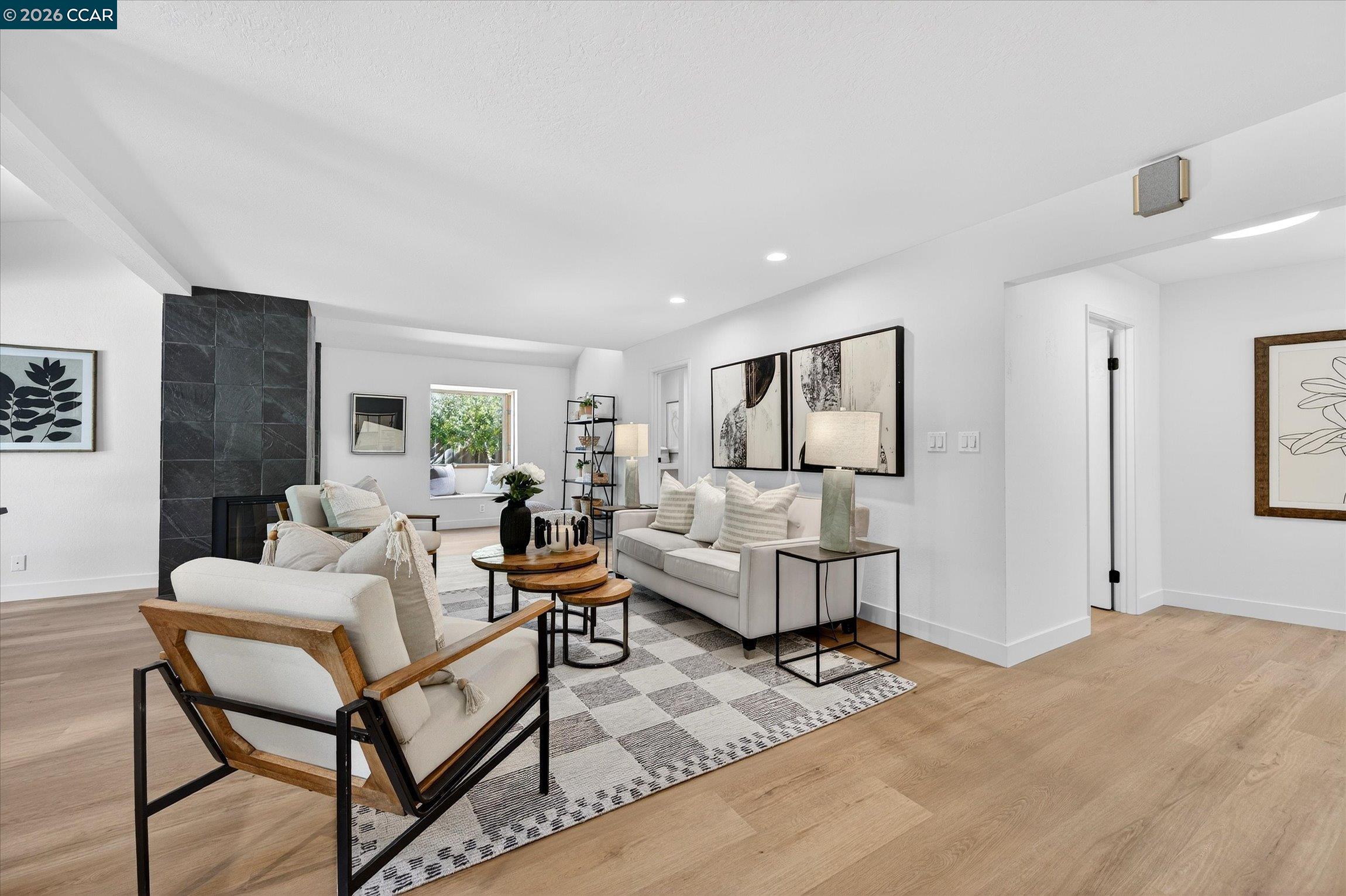 Detail Gallery Image 9 of 55 For 1950 Whitecliff Ct, Walnut Creek,  CA 94596 - 5 Beds | 4 Baths