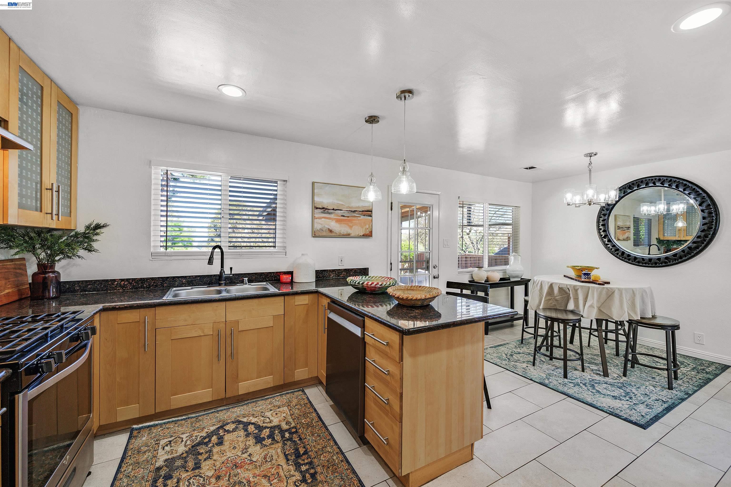 Detail Gallery Image 14 of 37 For 2343 Galway Rd, San Pablo,  CA 94806 - 3 Beds | 2 Baths