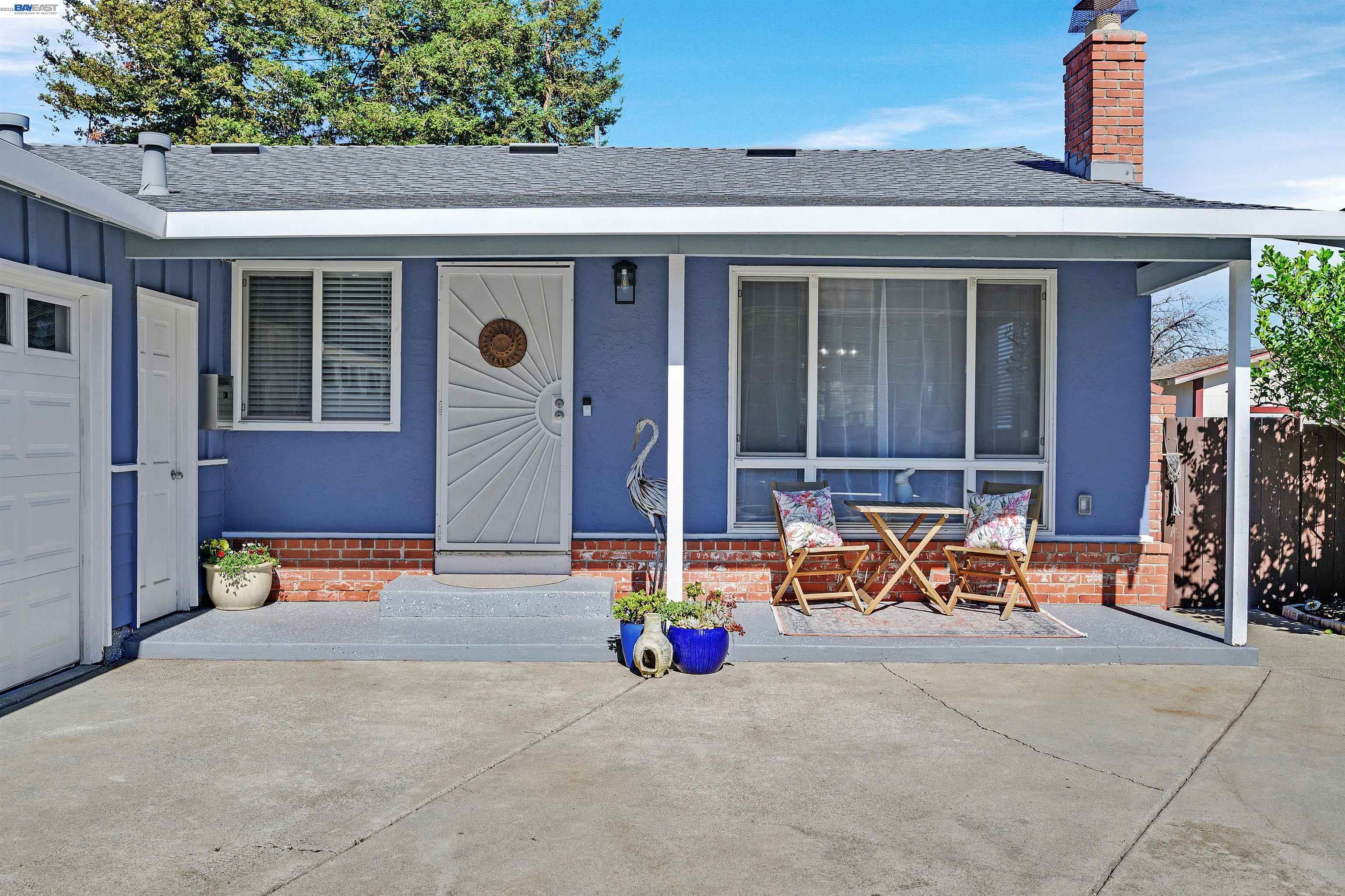 Detail Gallery Image 3 of 37 For 2343 Galway Rd, San Pablo,  CA 94806 - 3 Beds | 2 Baths