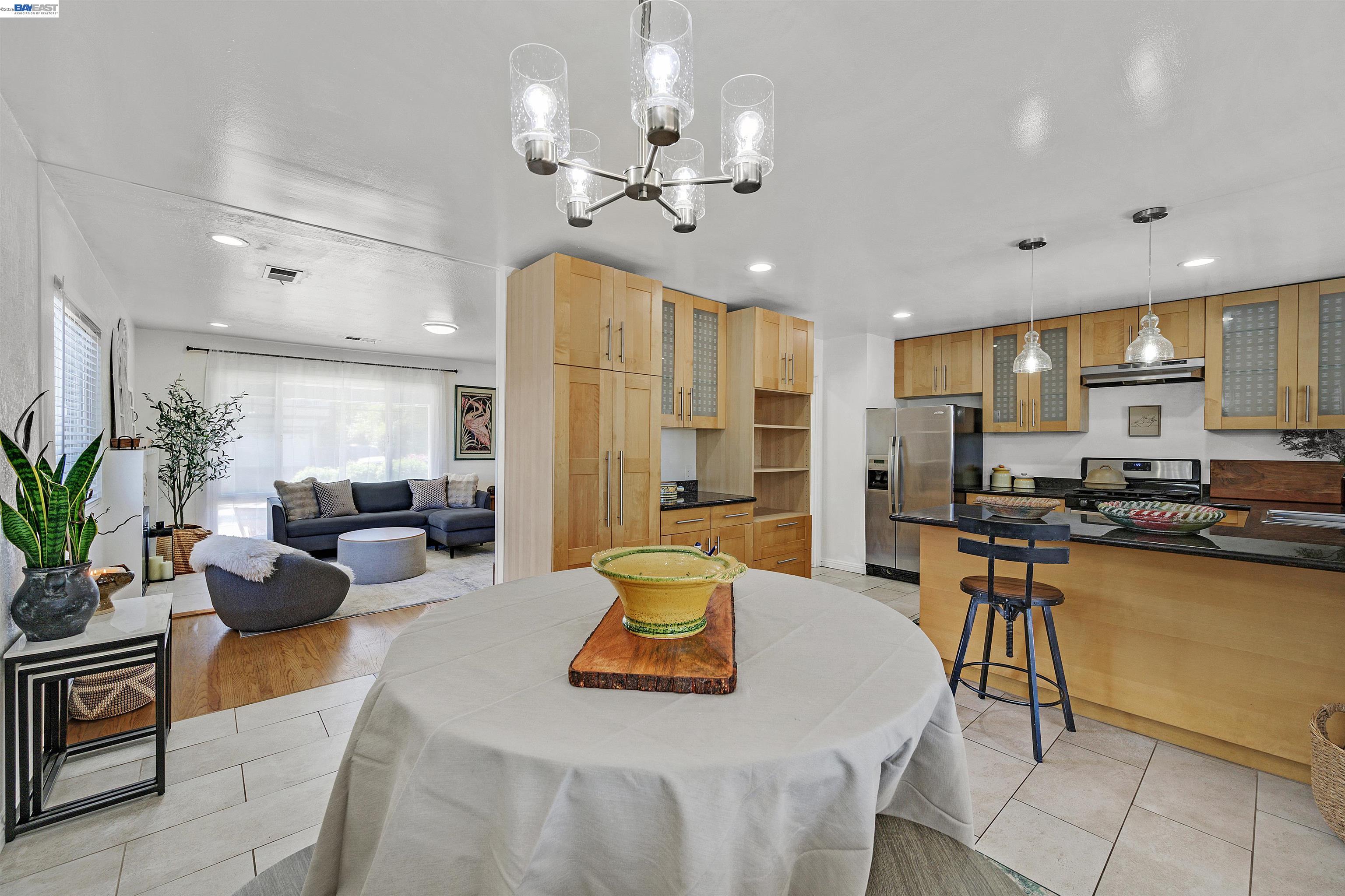 Detail Gallery Image 10 of 37 For 2343 Galway Rd, San Pablo,  CA 94806 - 3 Beds | 2 Baths