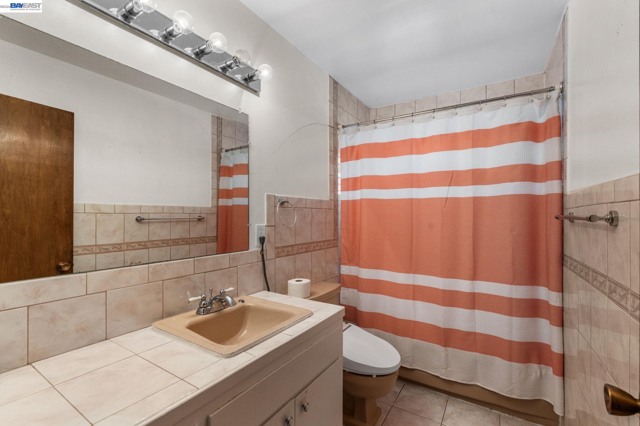 Detail Gallery Image 15 of 36 For 8445 Aster Ave, Oakland,  CA 94605 - 3 Beds | 1/1 Baths