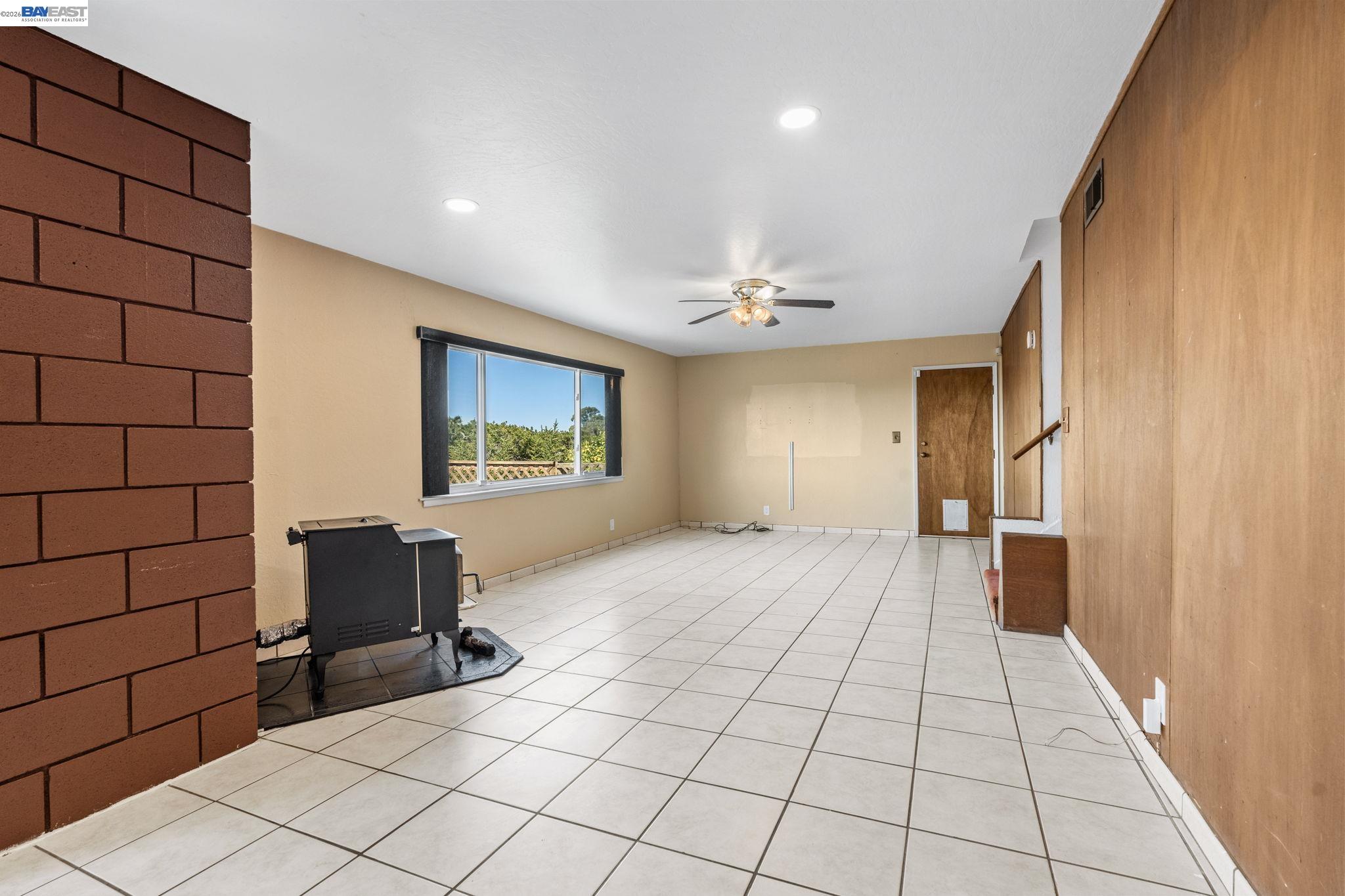 Detail Gallery Image 18 of 36 For 8445 Aster Ave, Oakland,  CA 94605 - 3 Beds | 1/1 Baths