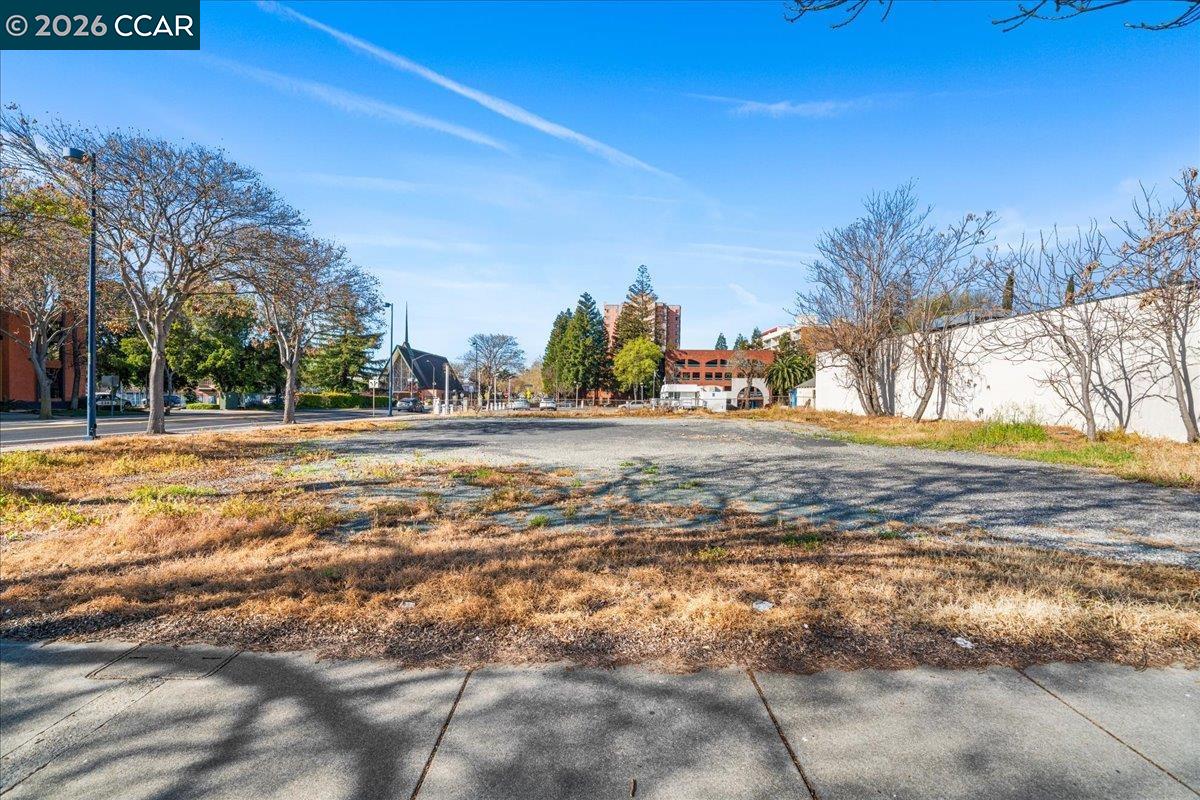 Detail Gallery Image 6 of 8 For 2383 Salvio St, Concord,  CA 94520 - – Beds | – Baths