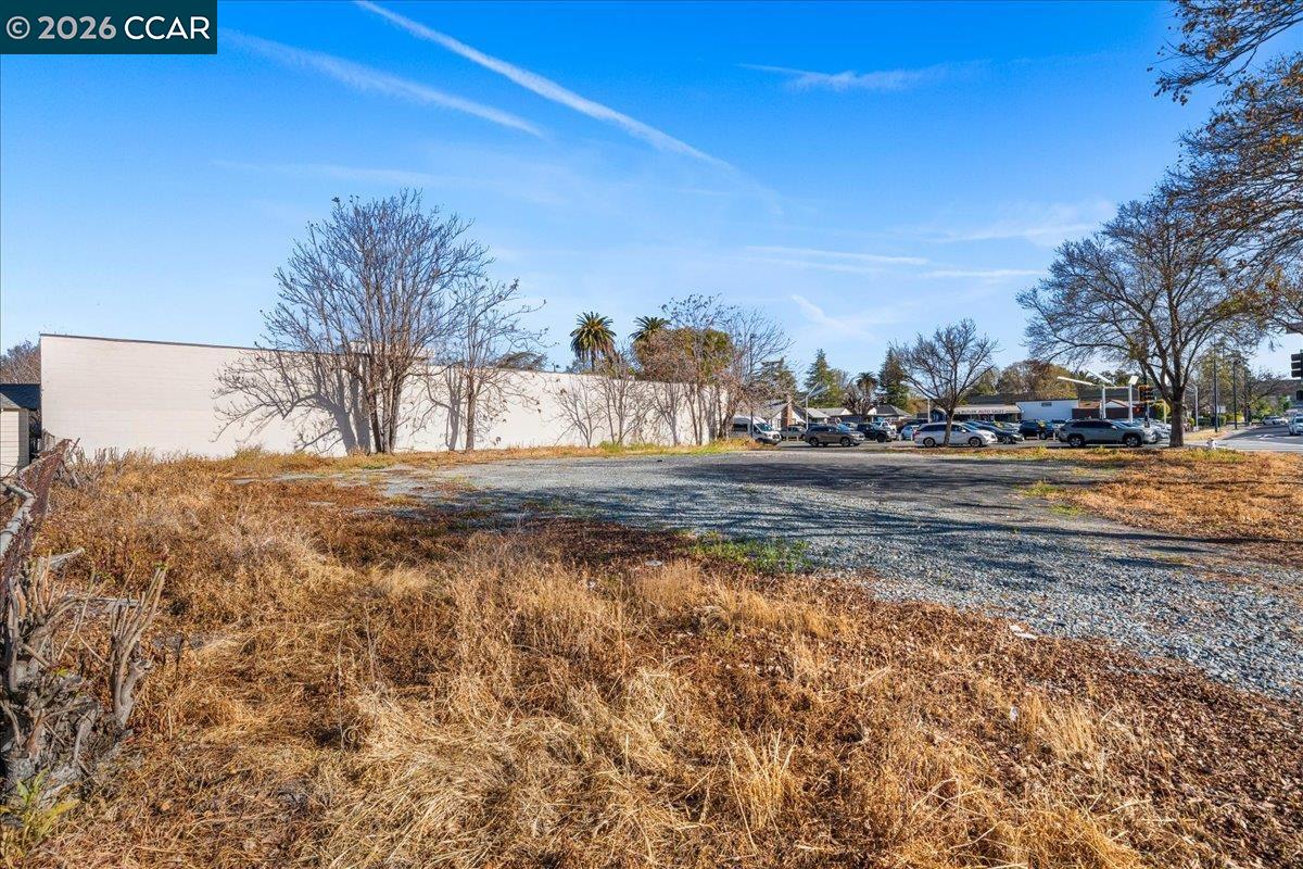 Detail Gallery Image 8 of 8 For 2383 Salvio St, Concord,  CA 94520 - – Beds | – Baths