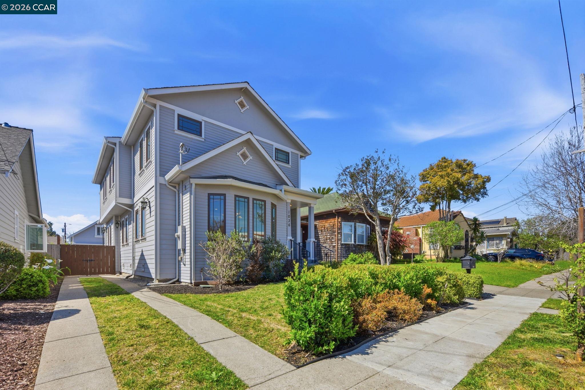 Detail Gallery Image 2 of 43 For 1036 Ramona Ave, Albany,  CA 94706-2515 - 4 Beds | 3/1 Baths