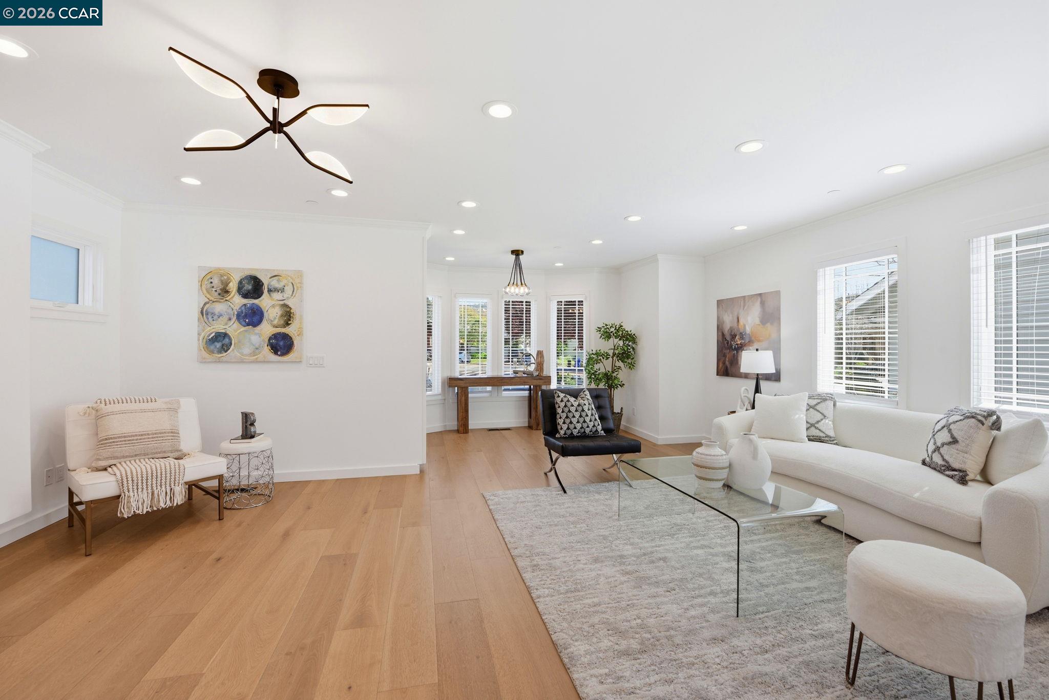 Detail Gallery Image 12 of 43 For 1036 Ramona Ave, Albany,  CA 94706-2515 - 4 Beds | 3/1 Baths