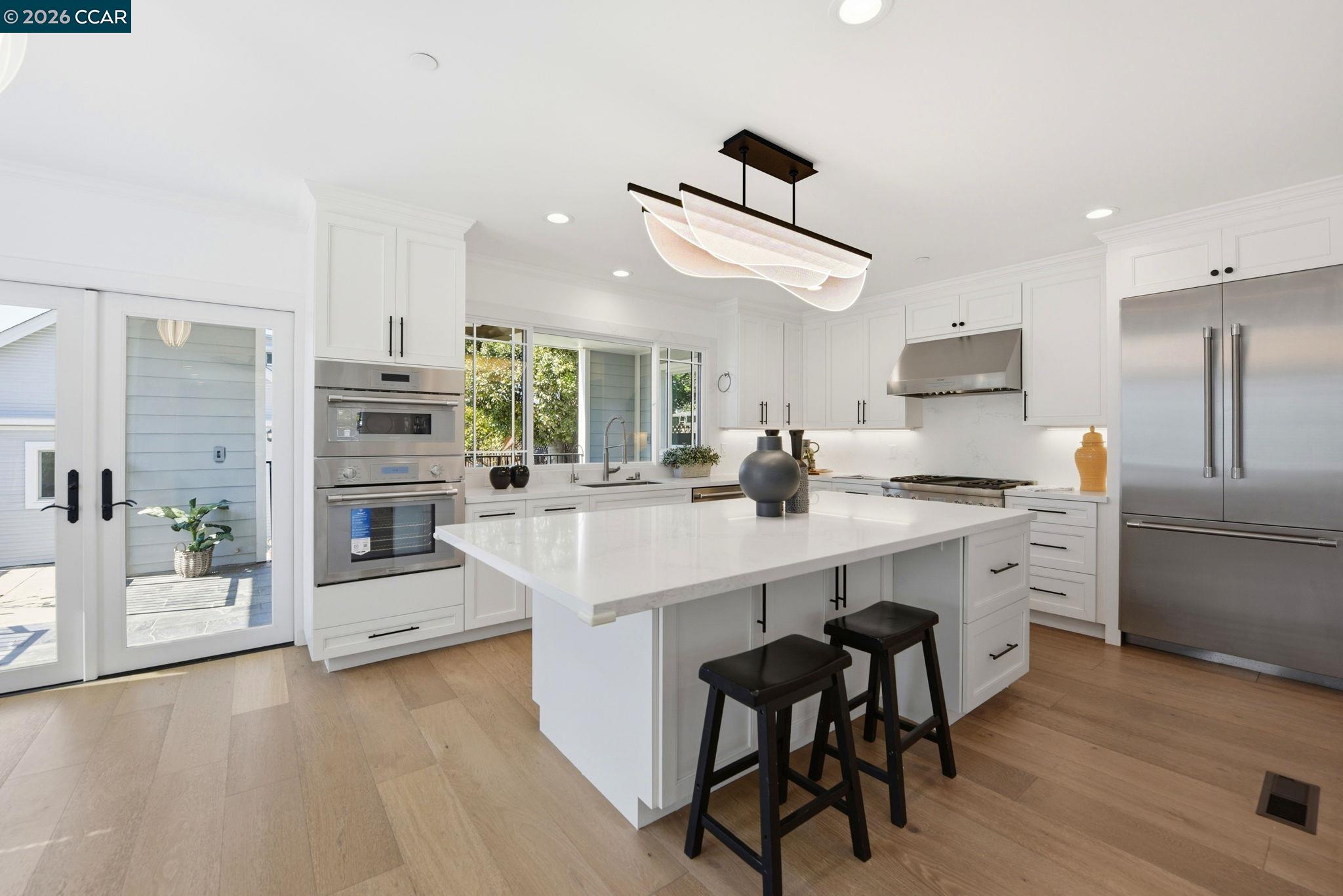 Detail Gallery Image 14 of 43 For 1036 Ramona Ave, Albany,  CA 94706-2515 - 4 Beds | 3/1 Baths