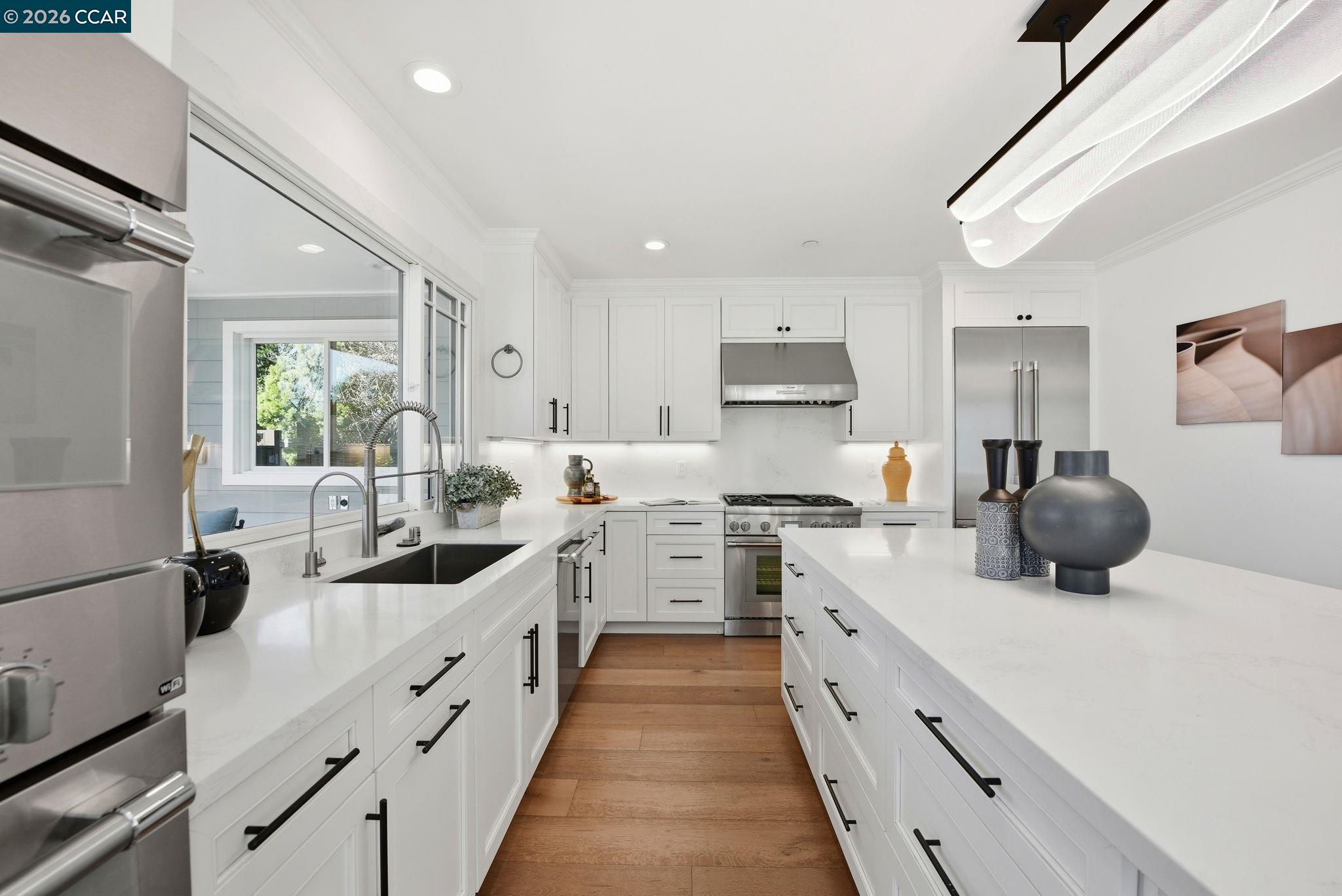 Detail Gallery Image 17 of 43 For 1036 Ramona Ave, Albany,  CA 94706-2515 - 4 Beds | 3/1 Baths