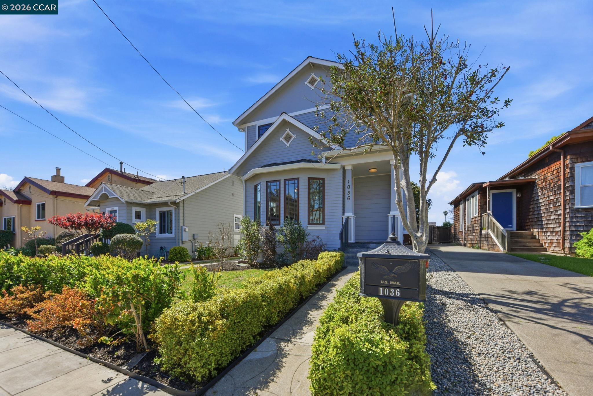 Detail Gallery Image 3 of 43 For 1036 Ramona Ave, Albany,  CA 94706-2515 - 4 Beds | 3/1 Baths